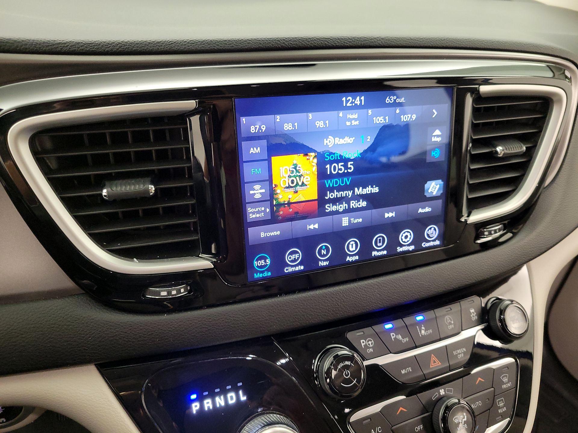 Thumbnail: 2020 Chrysler Pacifica - 16