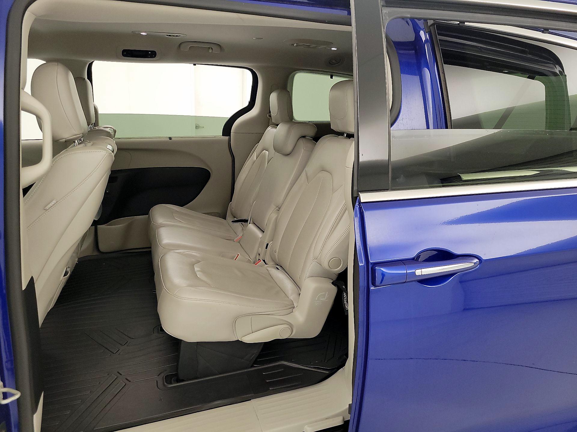 Thumbnail: 2020 Chrysler Pacifica - 20