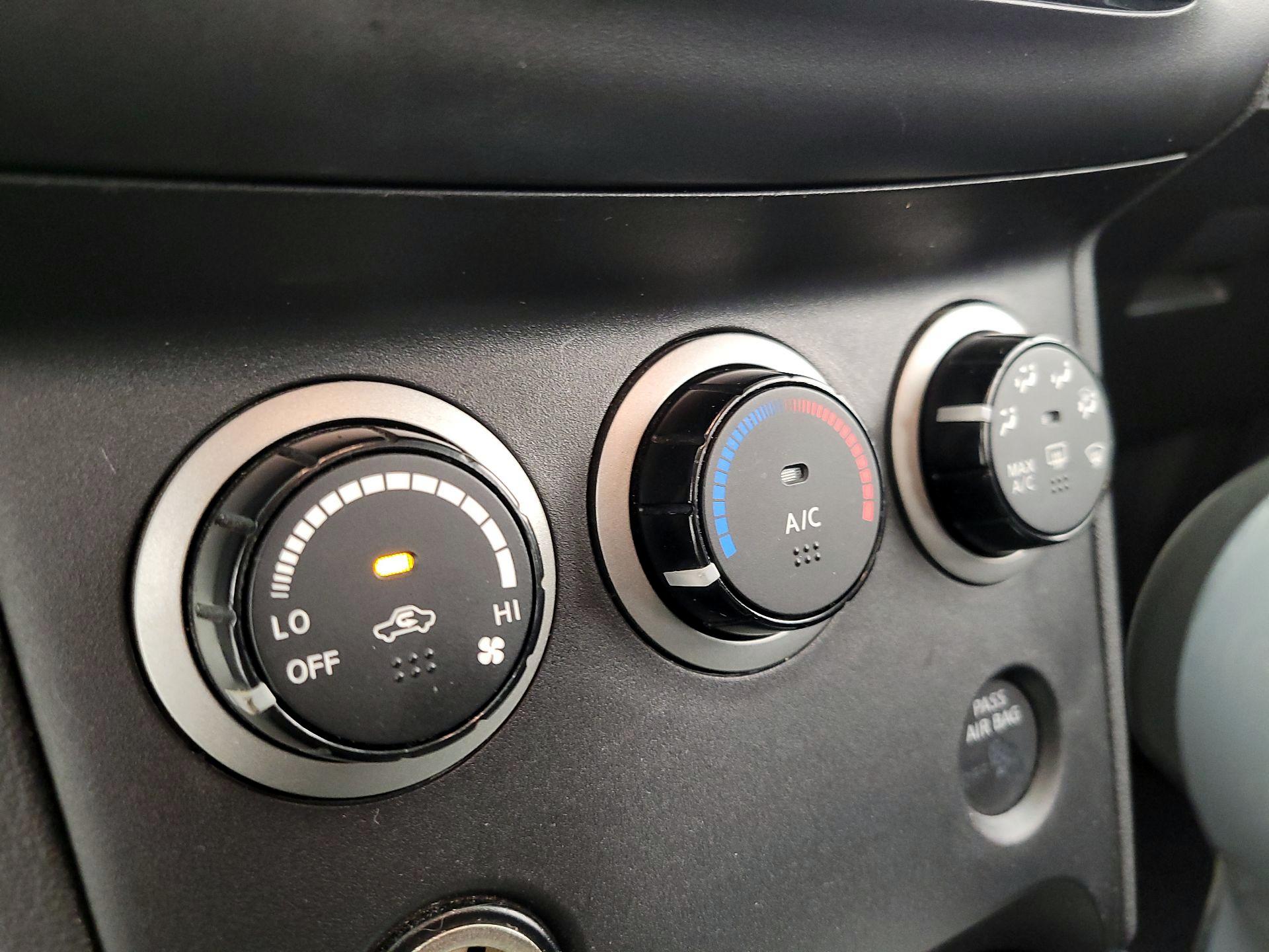 Thumbnail: 2015 Nissan Rogue - 16