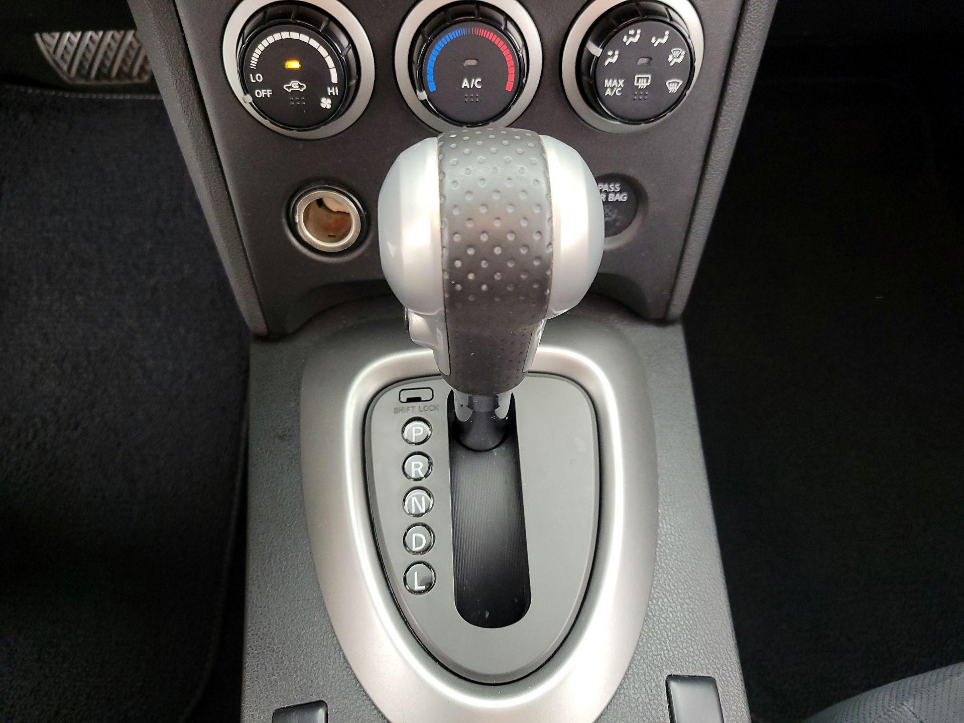 Thumbnail: 2015 Nissan Rogue - 17