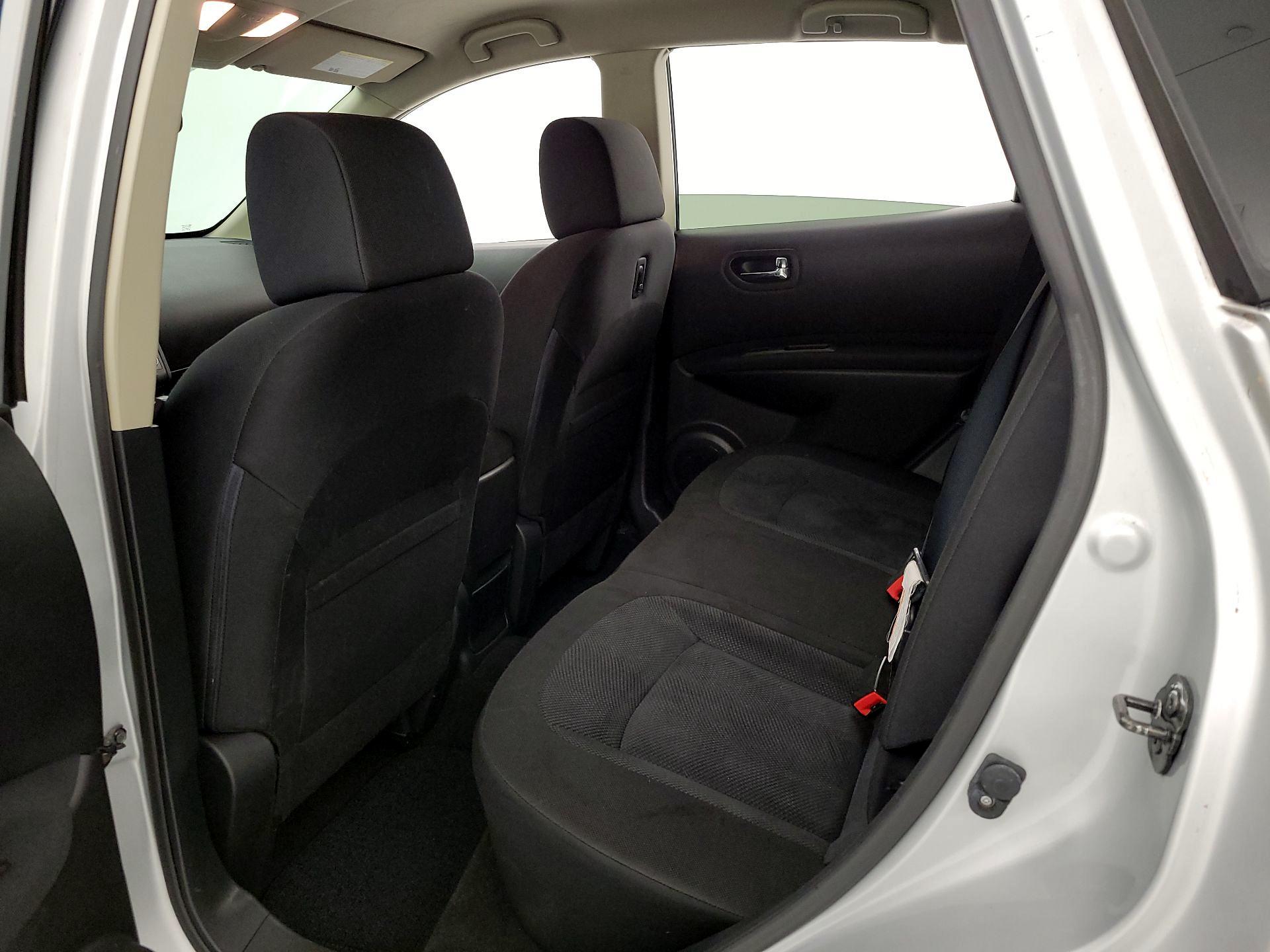 Thumbnail: 2015 Nissan Rogue - 19