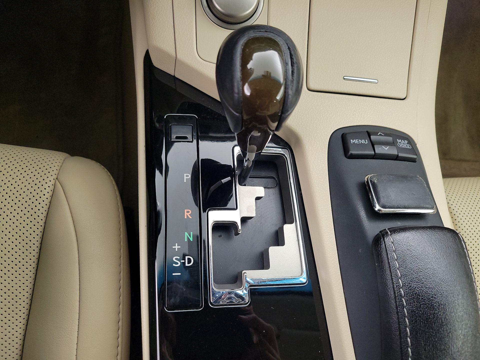 Thumbnail: 2014 Lexus ES - 18