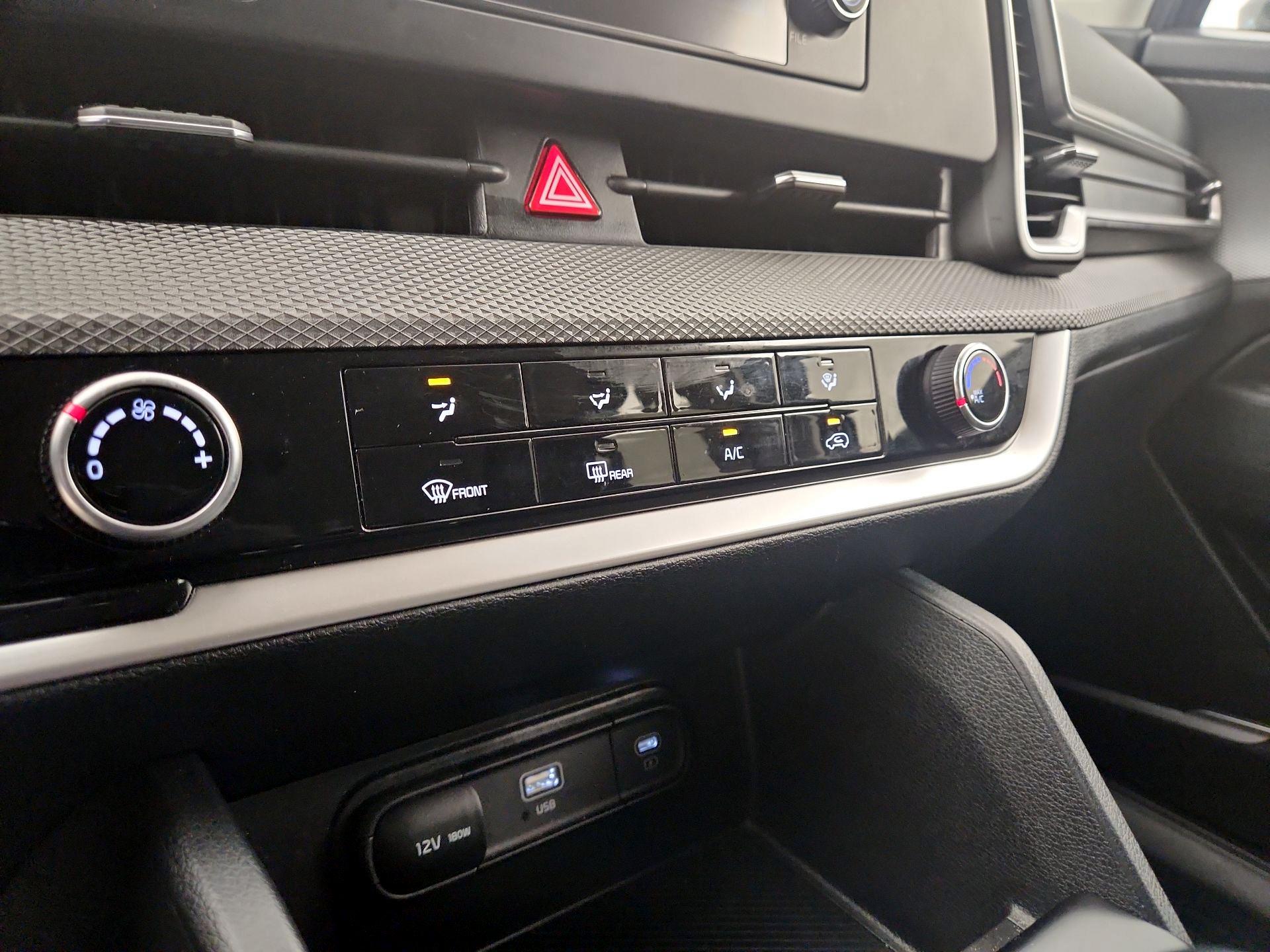 Thumbnail: 2024 Kia Sportage - 16