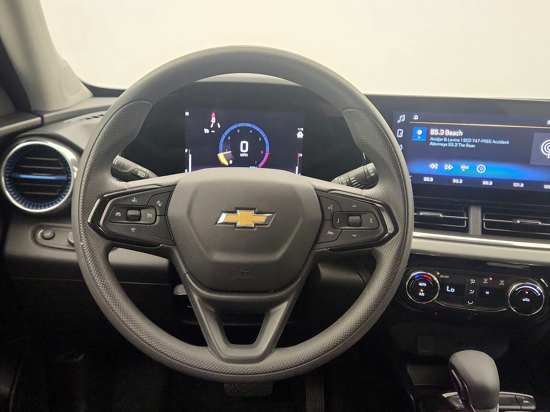 Thumbnail: 2025 Chevrolet Trax - 10