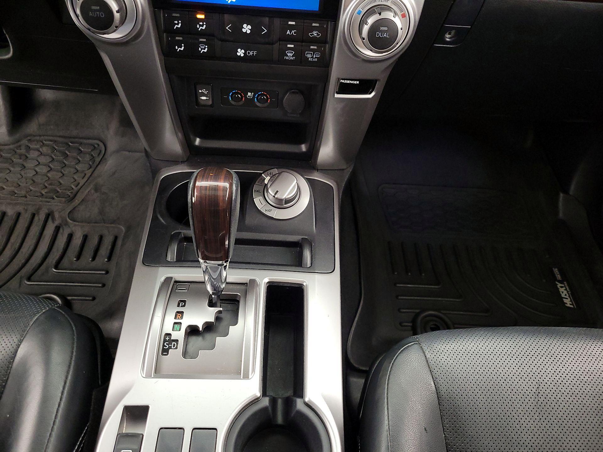 Thumbnail: 2015 Toyota 4Runner - 18