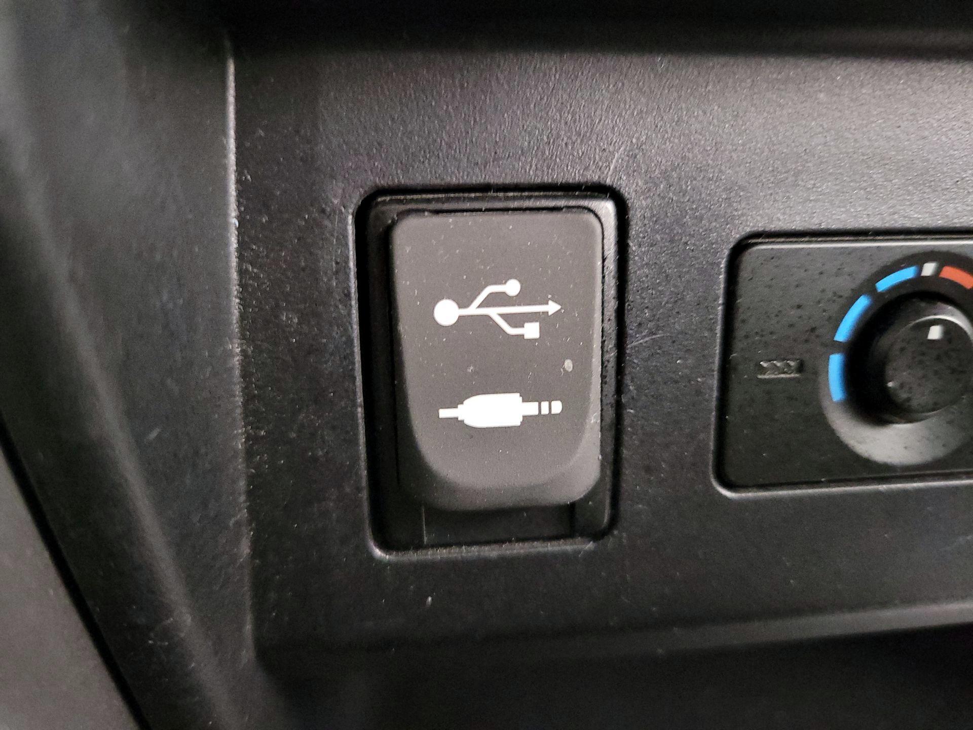 Thumbnail: 2015 Toyota 4Runner - 19