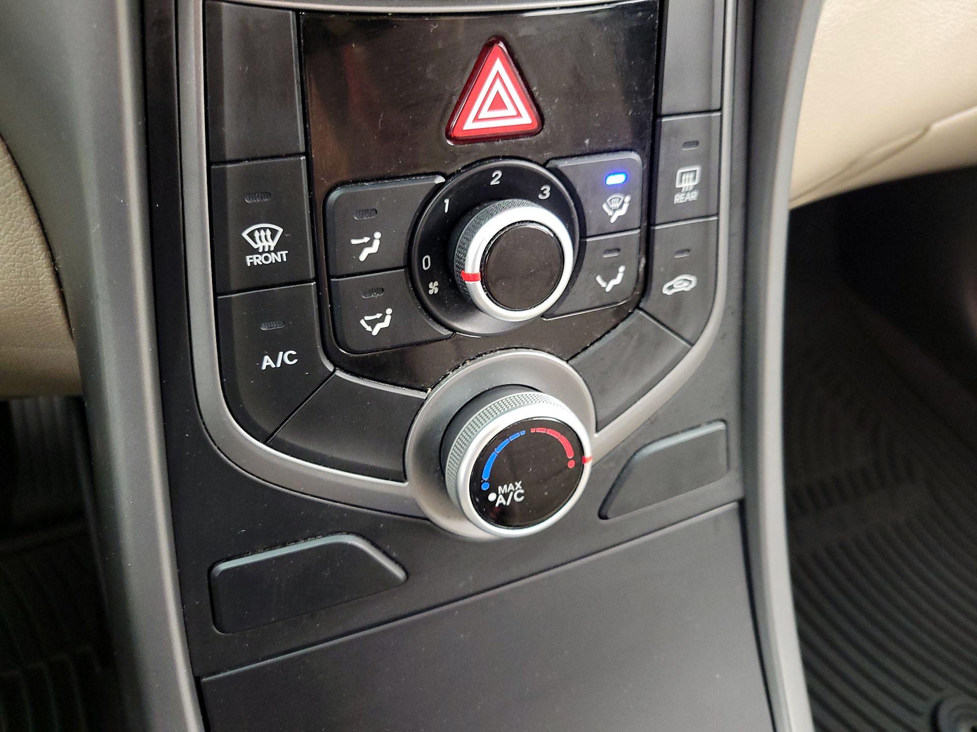 Thumbnail: 2016 Hyundai Elantra - 15