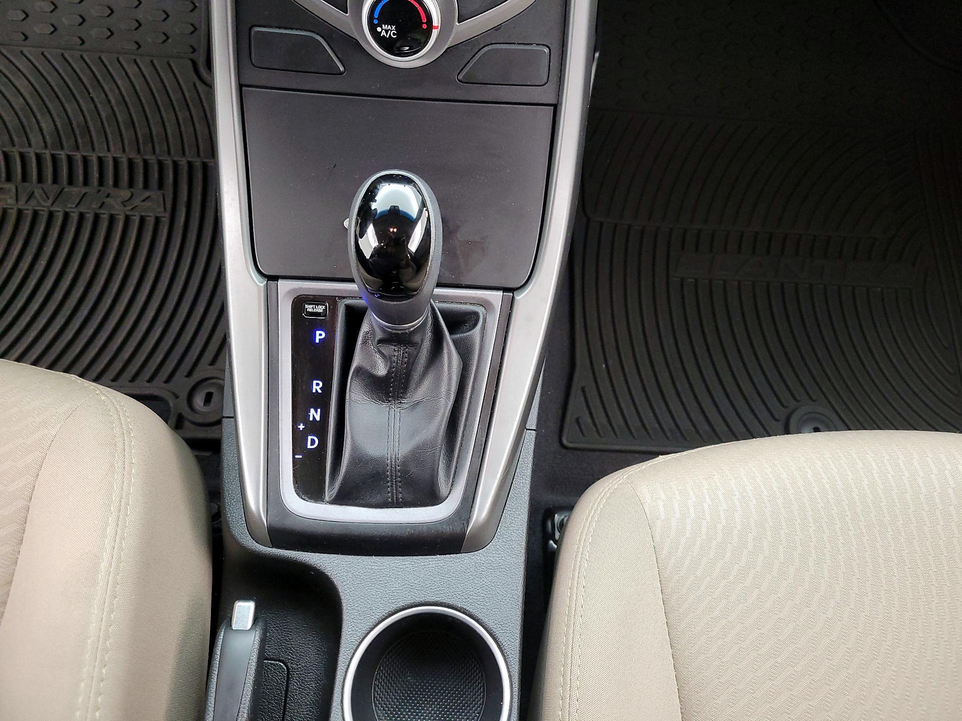 Thumbnail: 2016 Hyundai Elantra - 16