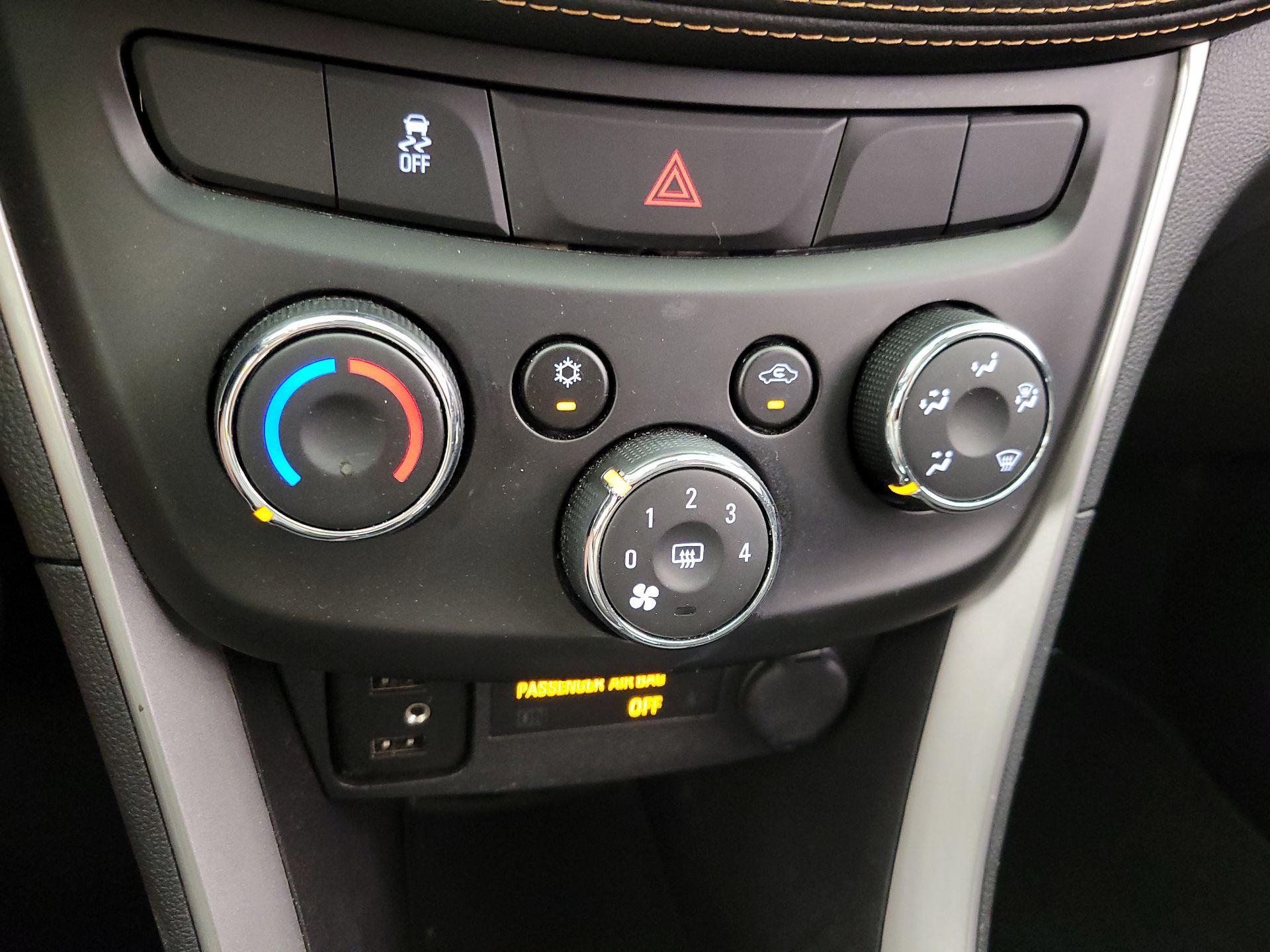 Thumbnail: 2021 Chevrolet Trax - 16