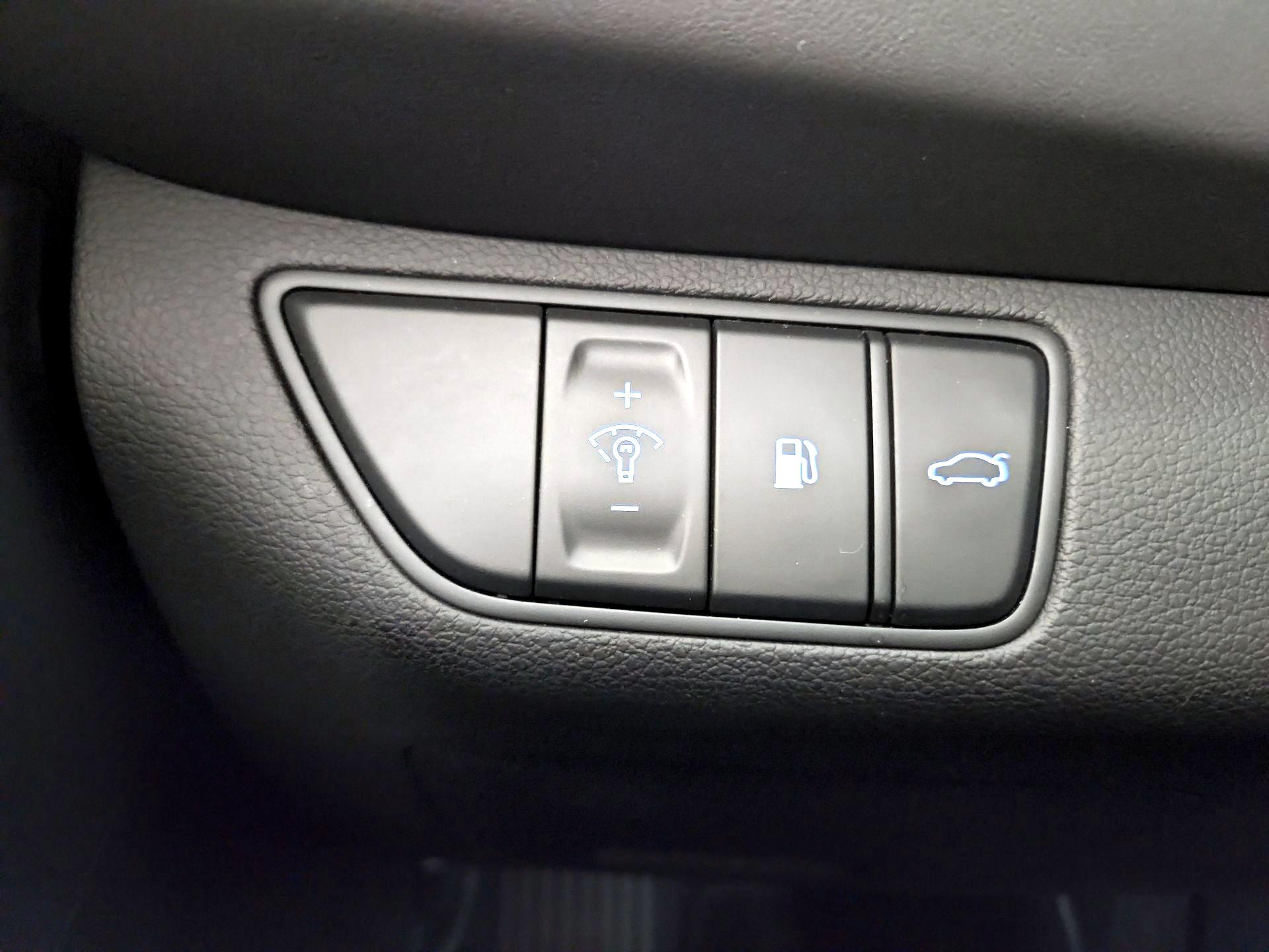 Thumbnail: 2025 Genesis G70 - 13