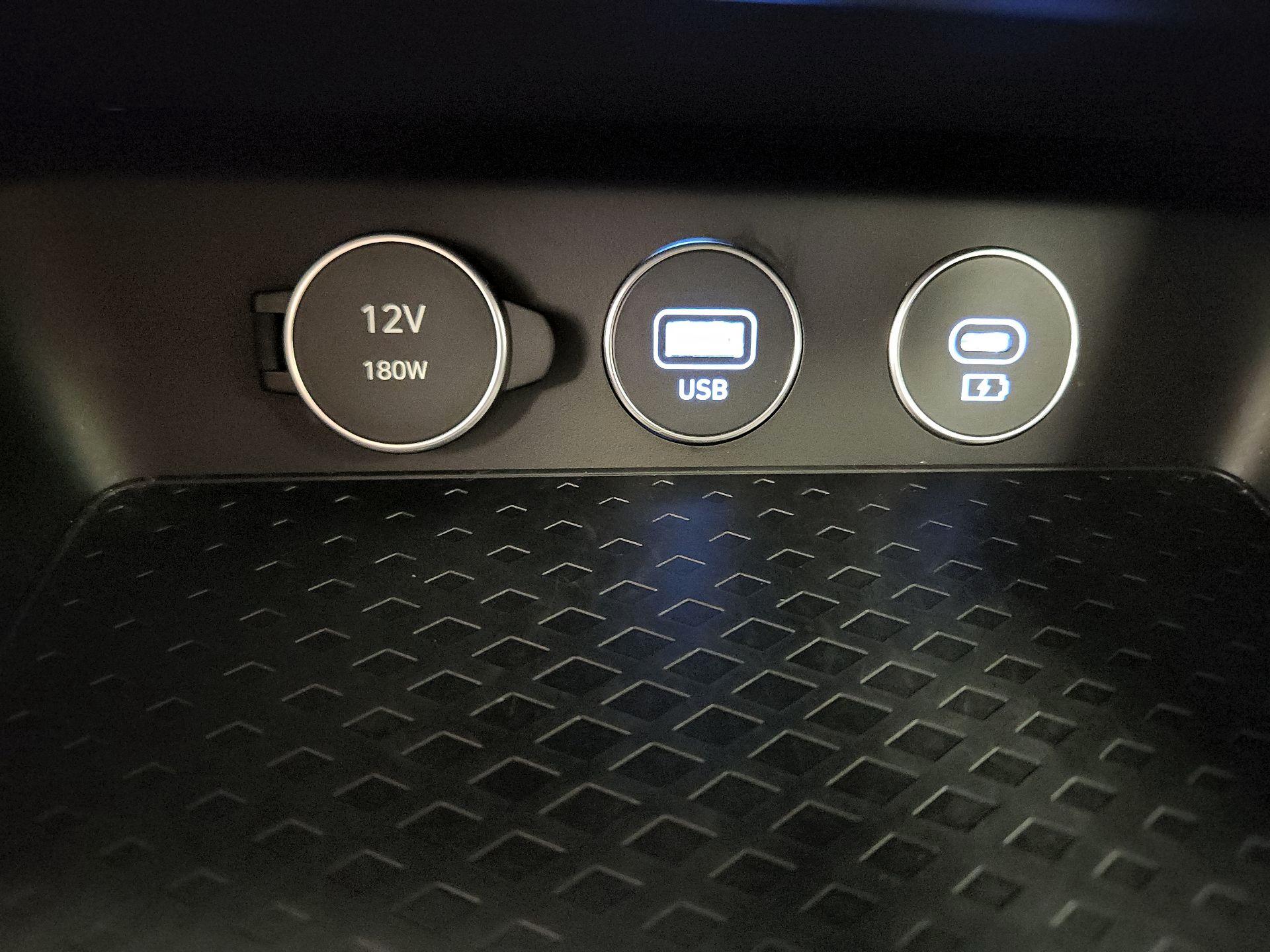 Thumbnail: 2025 Genesis G70 - 19