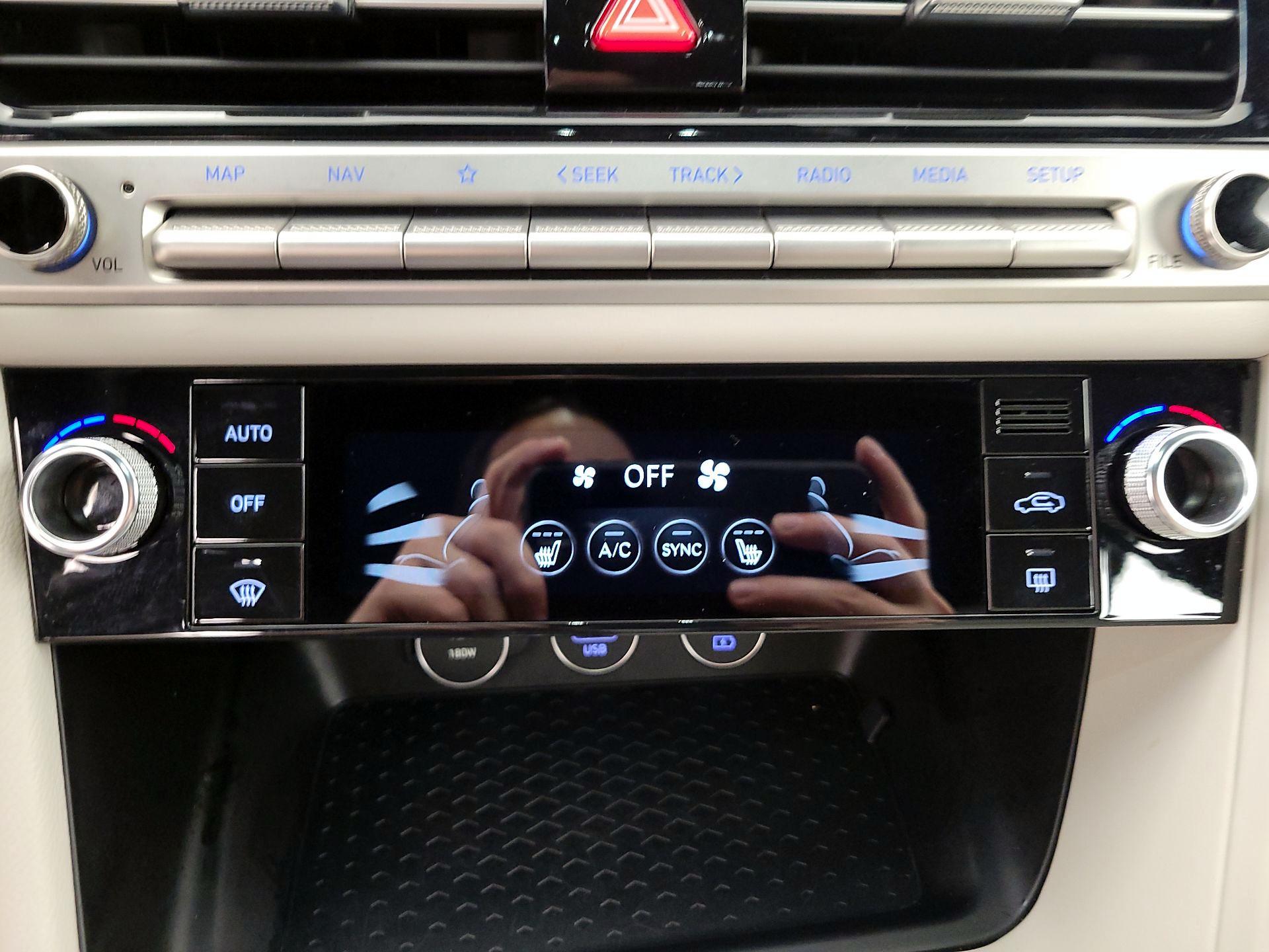 Thumbnail: 2025 Genesis G70 - 17