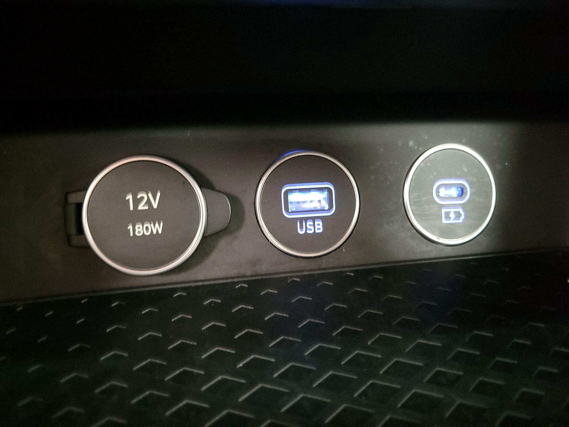 Thumbnail: 2025 Genesis G70 - 19