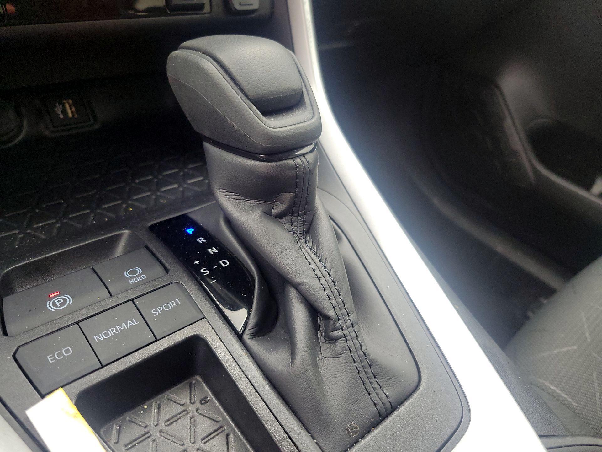 Thumbnail: 2025 Toyota RAV4 - 17