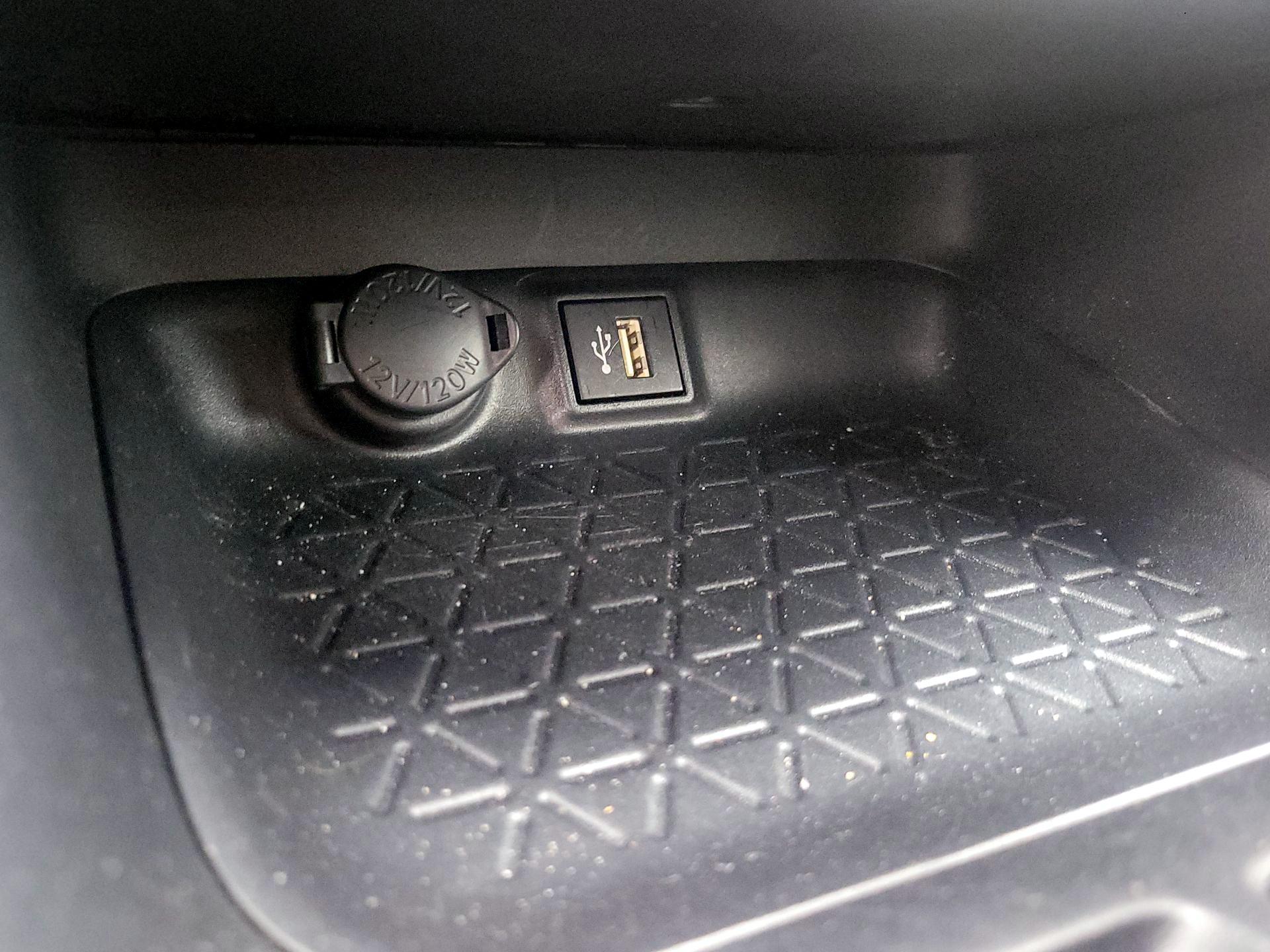 Thumbnail: 2025 Toyota RAV4 - 18