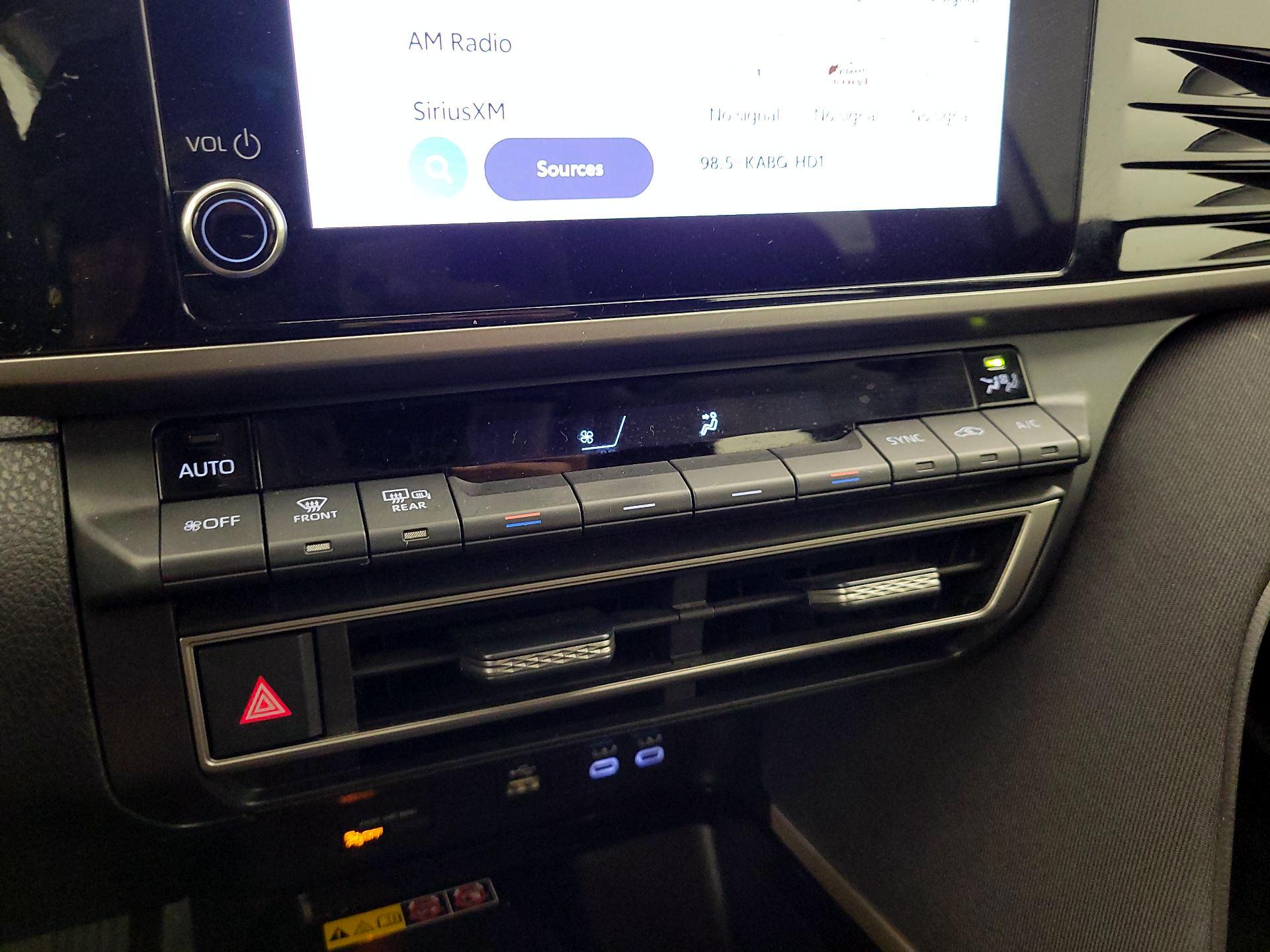 Thumbnail: 2025 Toyota Camry - 16