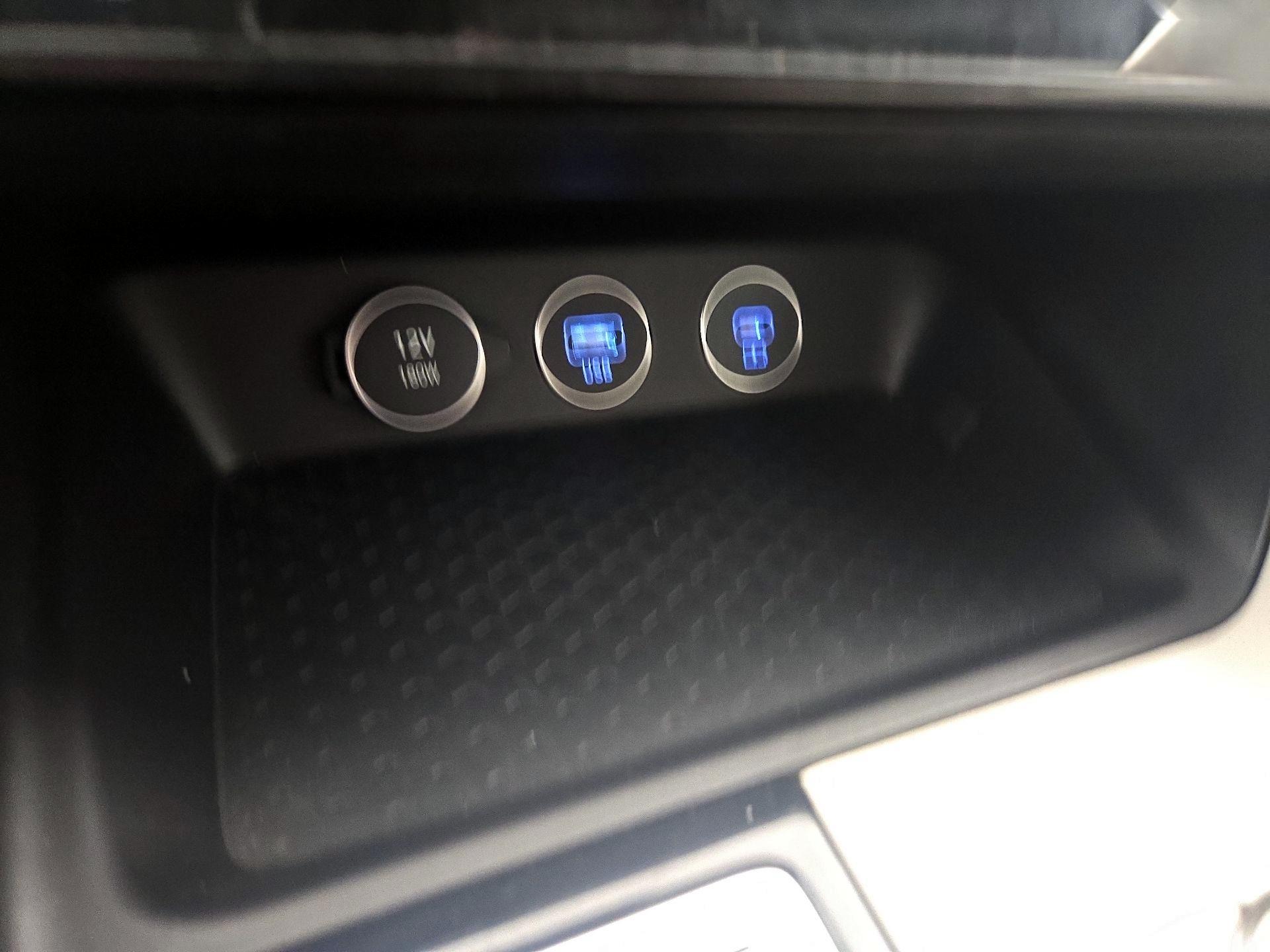 Thumbnail: 2025 Genesis G70 - 19