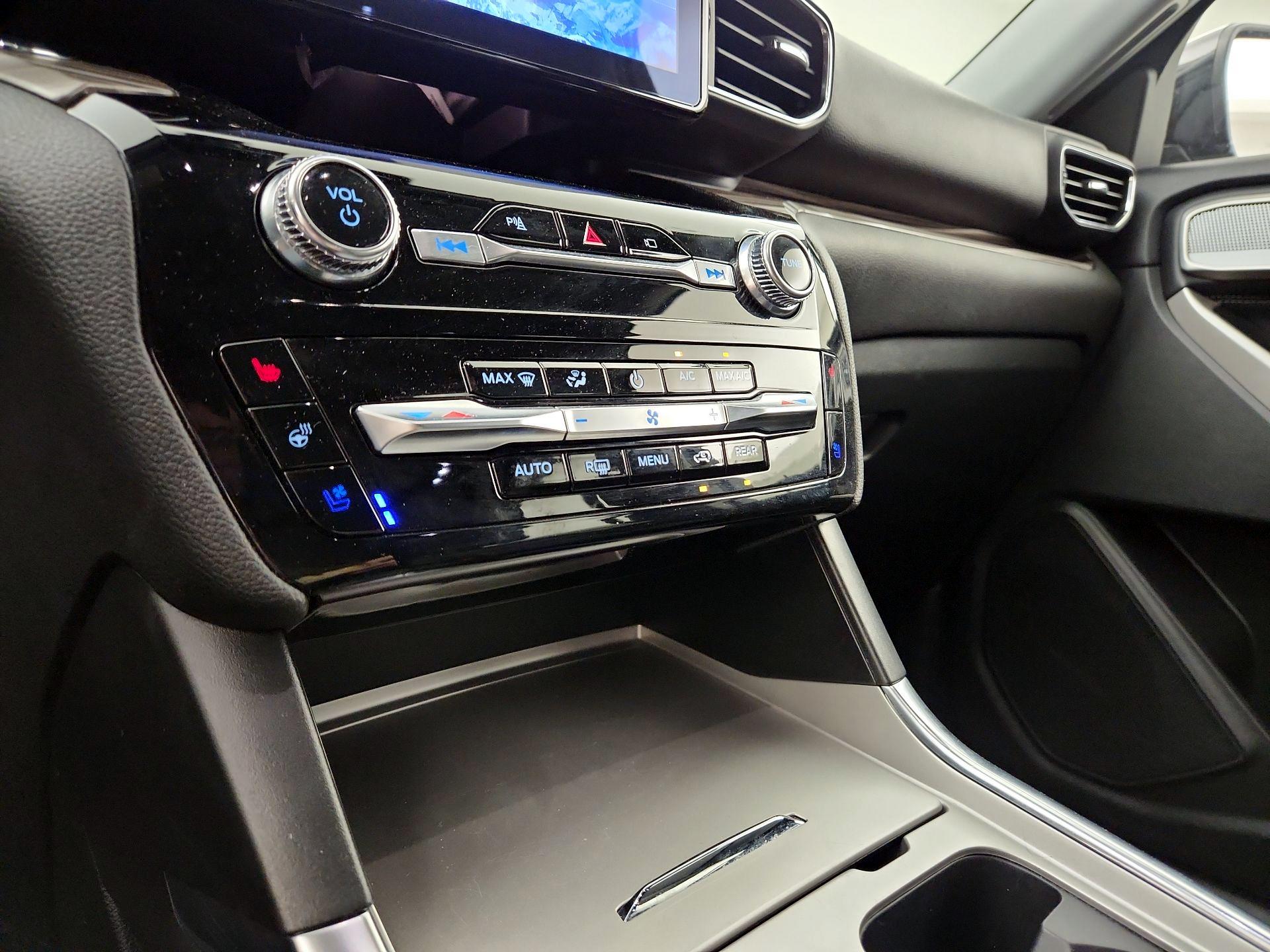 Thumbnail: 2023 Ford Explorer - 14