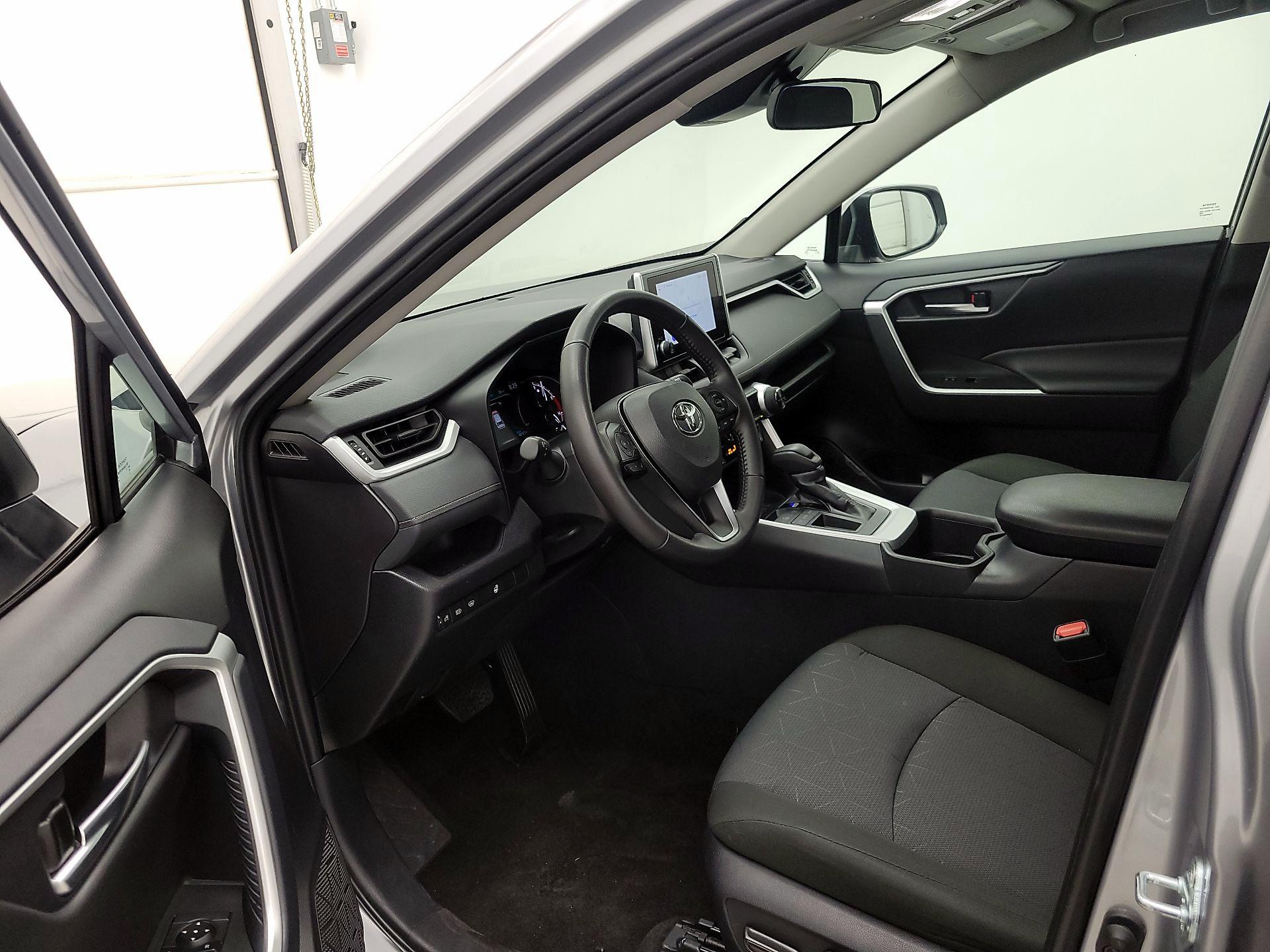 Thumbnail: 2025 Toyota RAV4 - 11