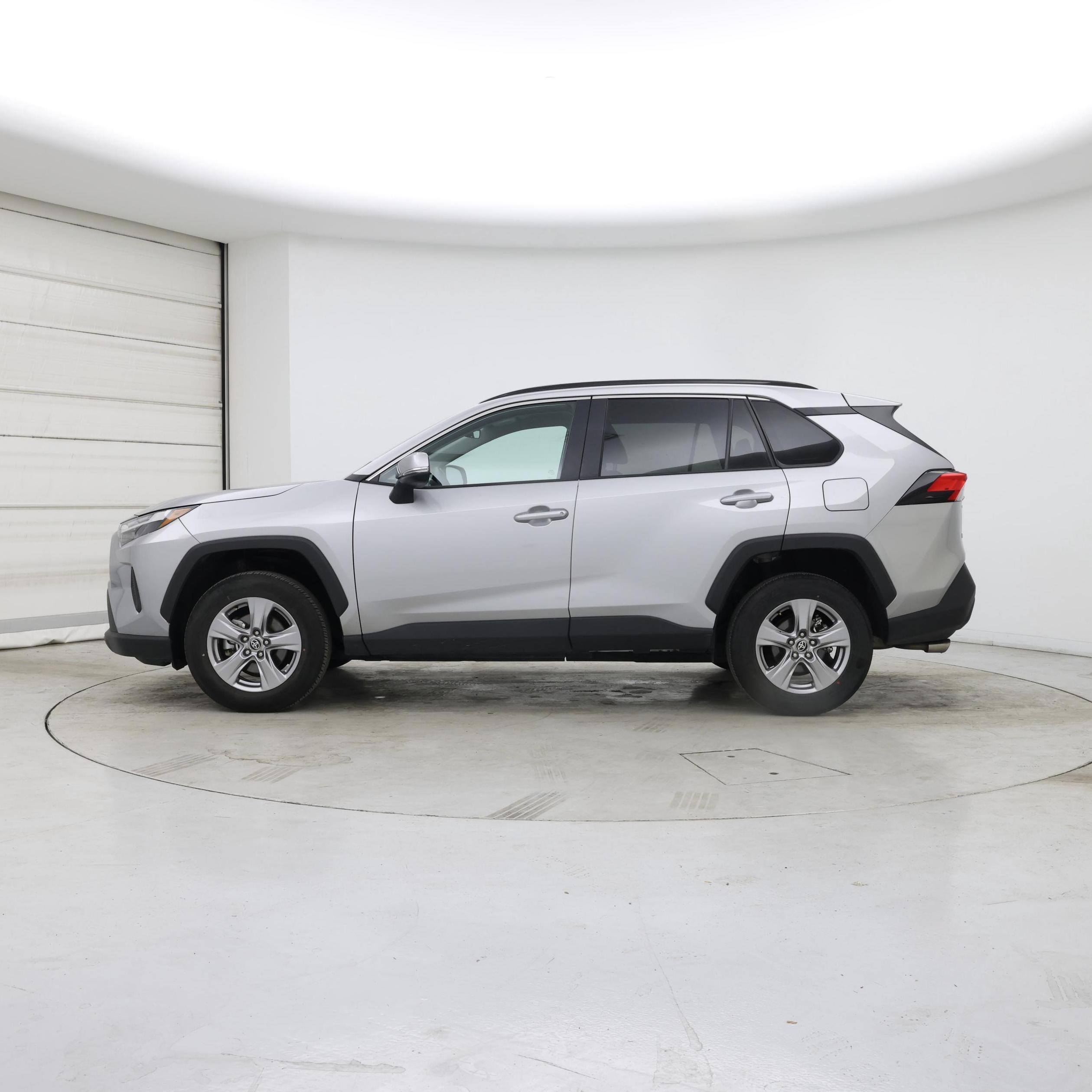 Thumbnail: 2025 Toyota RAV4 - 3