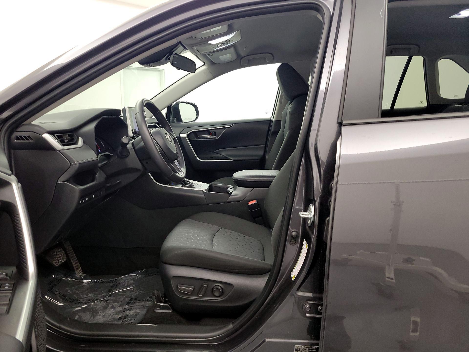 Thumbnail: 2025 Toyota RAV4 - 11