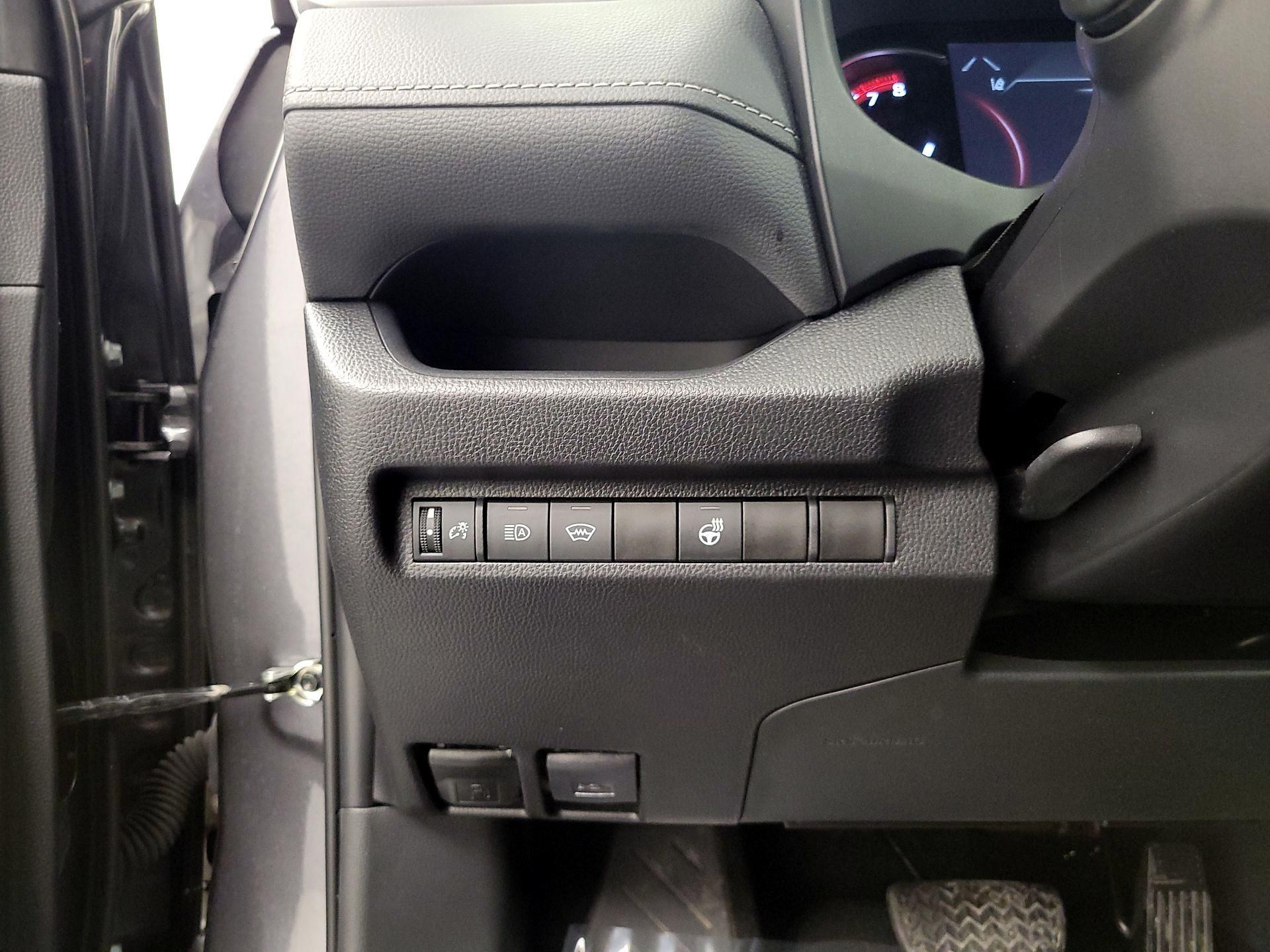 Thumbnail: 2025 Toyota RAV4 - 13