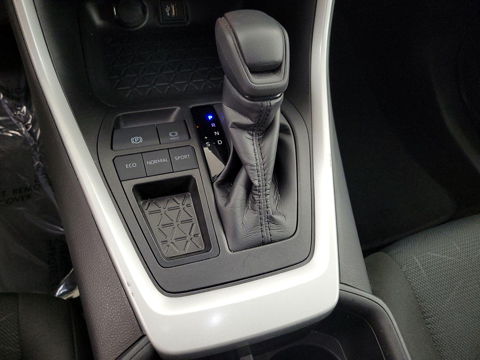 Thumbnail: 2025 Toyota RAV4 - 17