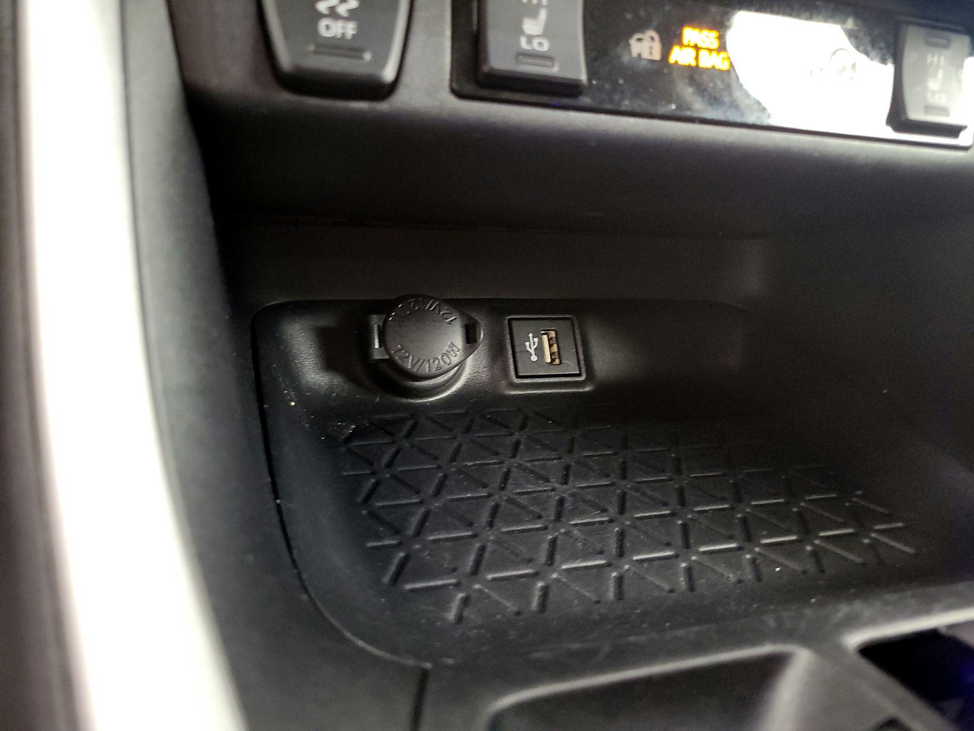 Thumbnail: 2025 Toyota RAV4 - 18