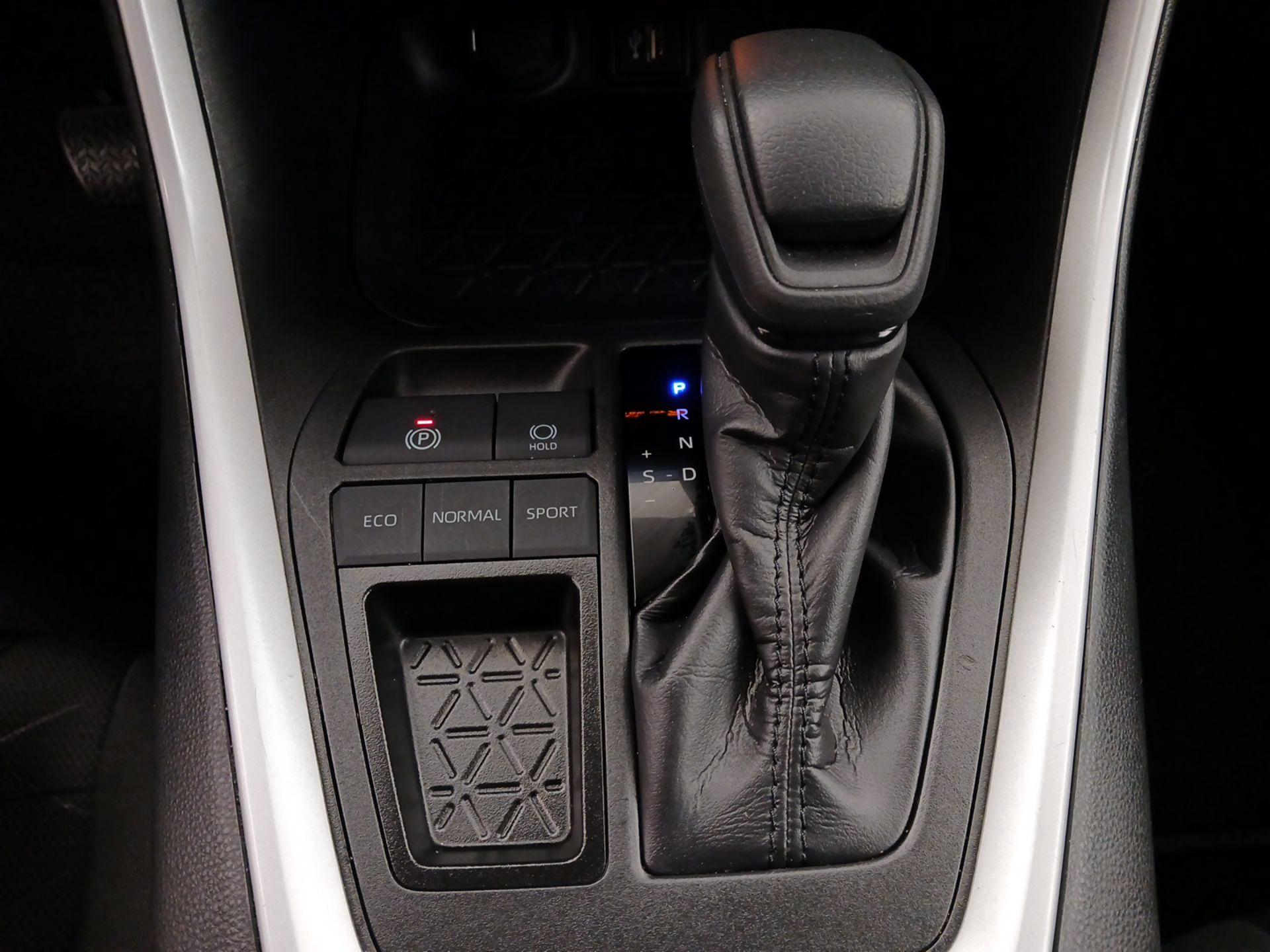 Thumbnail: 2025 Toyota RAV4 - 18