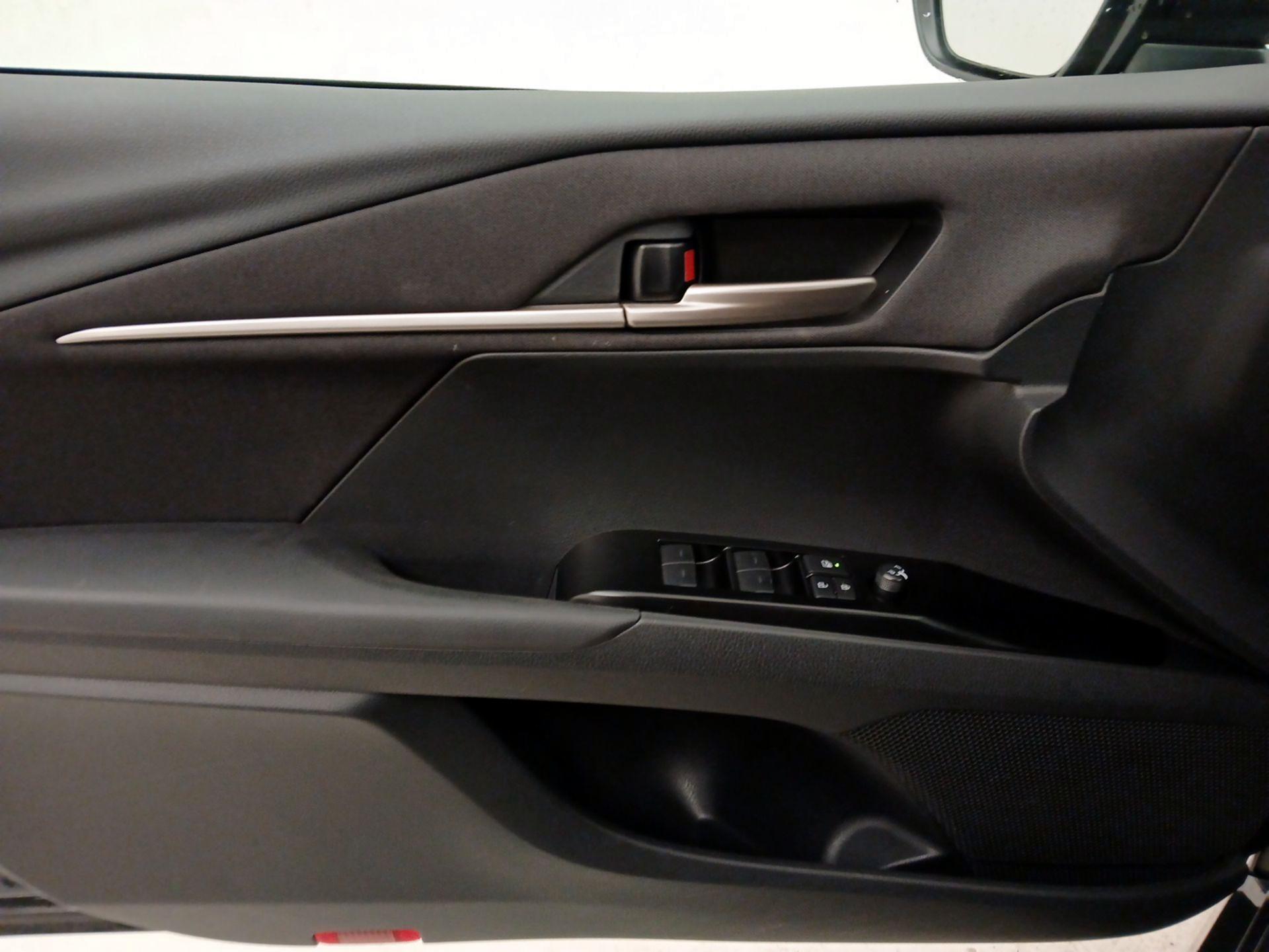 Thumbnail: 2025 Toyota Camry - 12