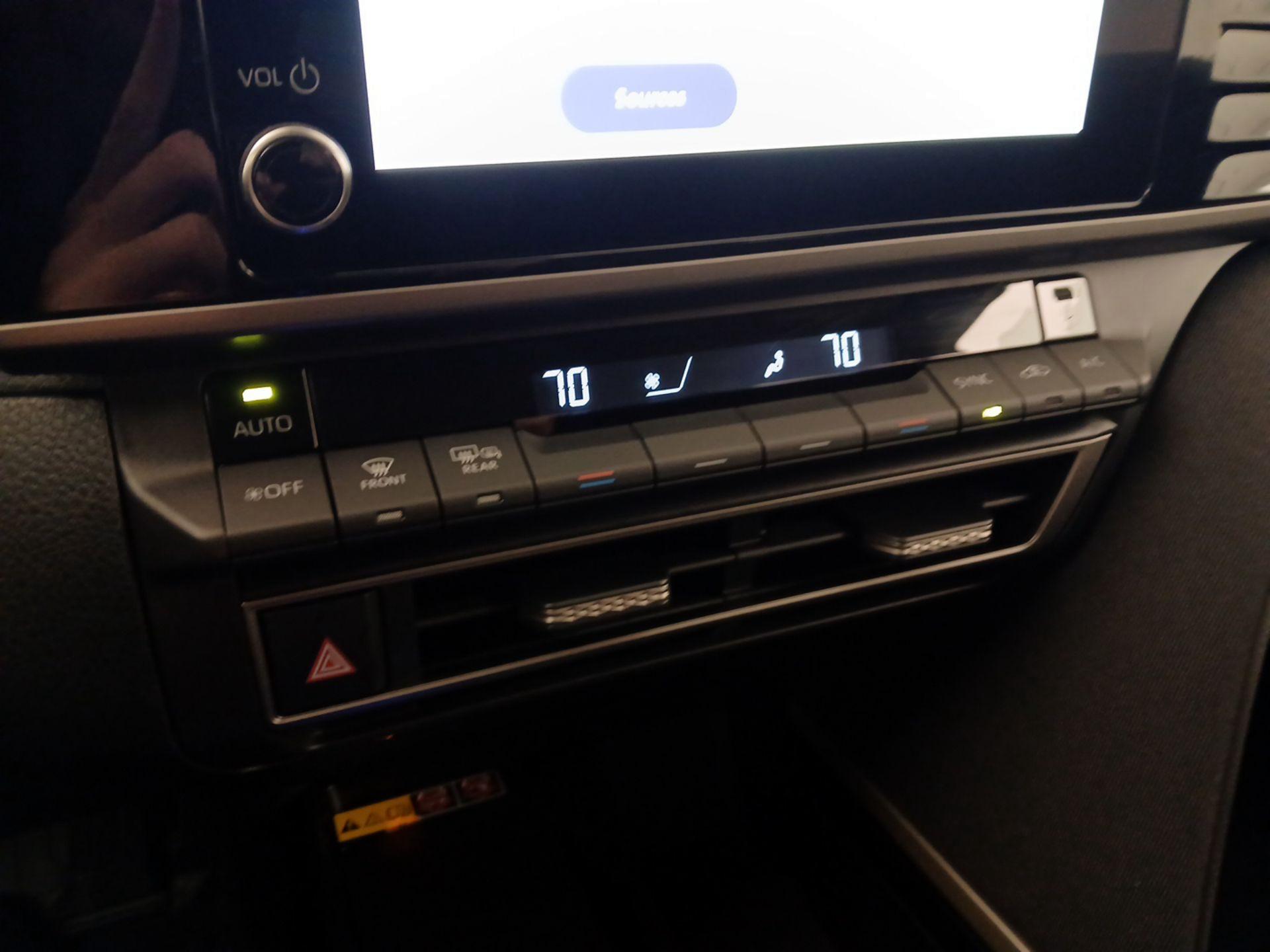 Thumbnail: 2025 Toyota Camry - 16