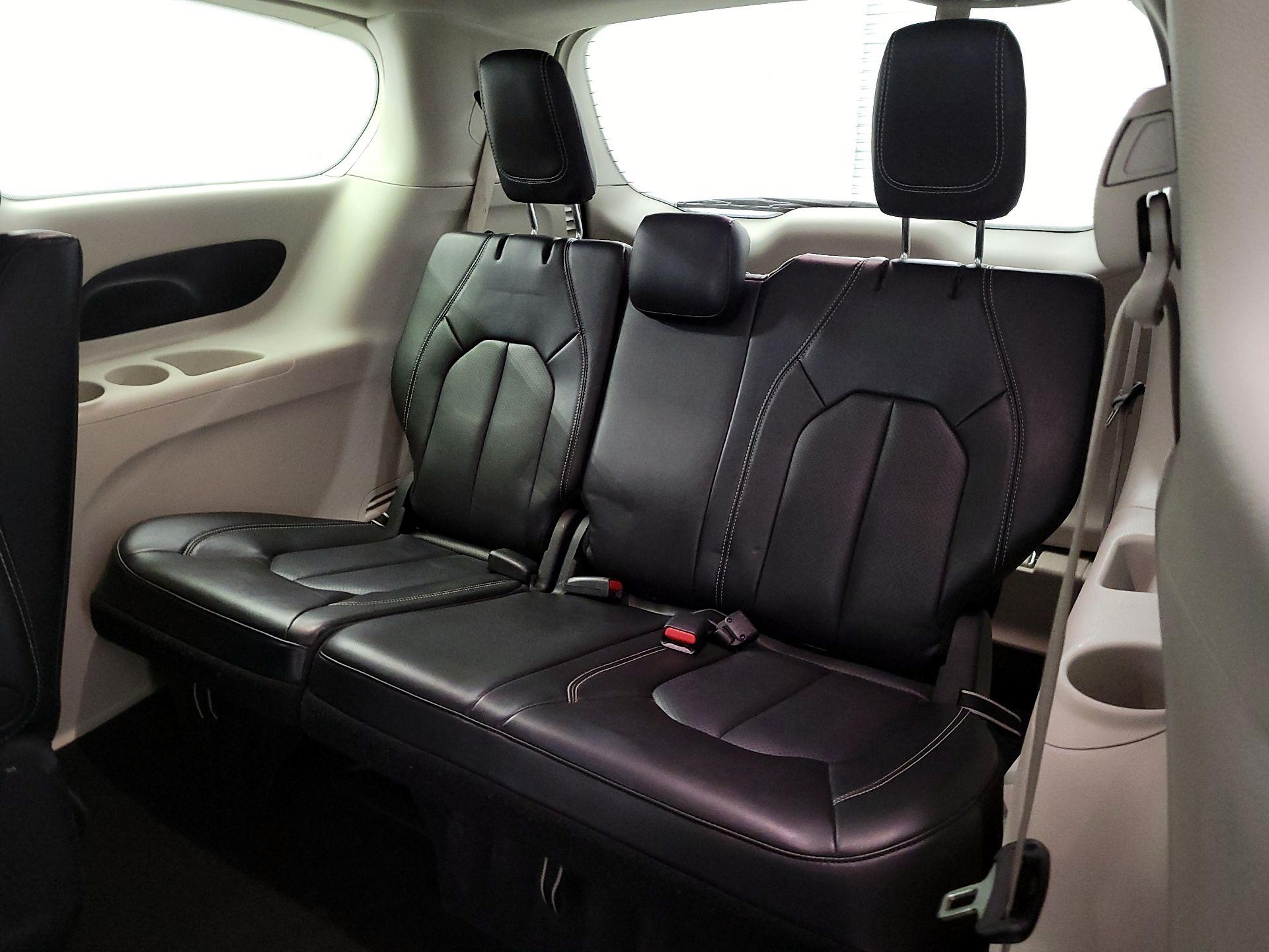 Thumbnail: 2023 Chrysler Pacifica - 20