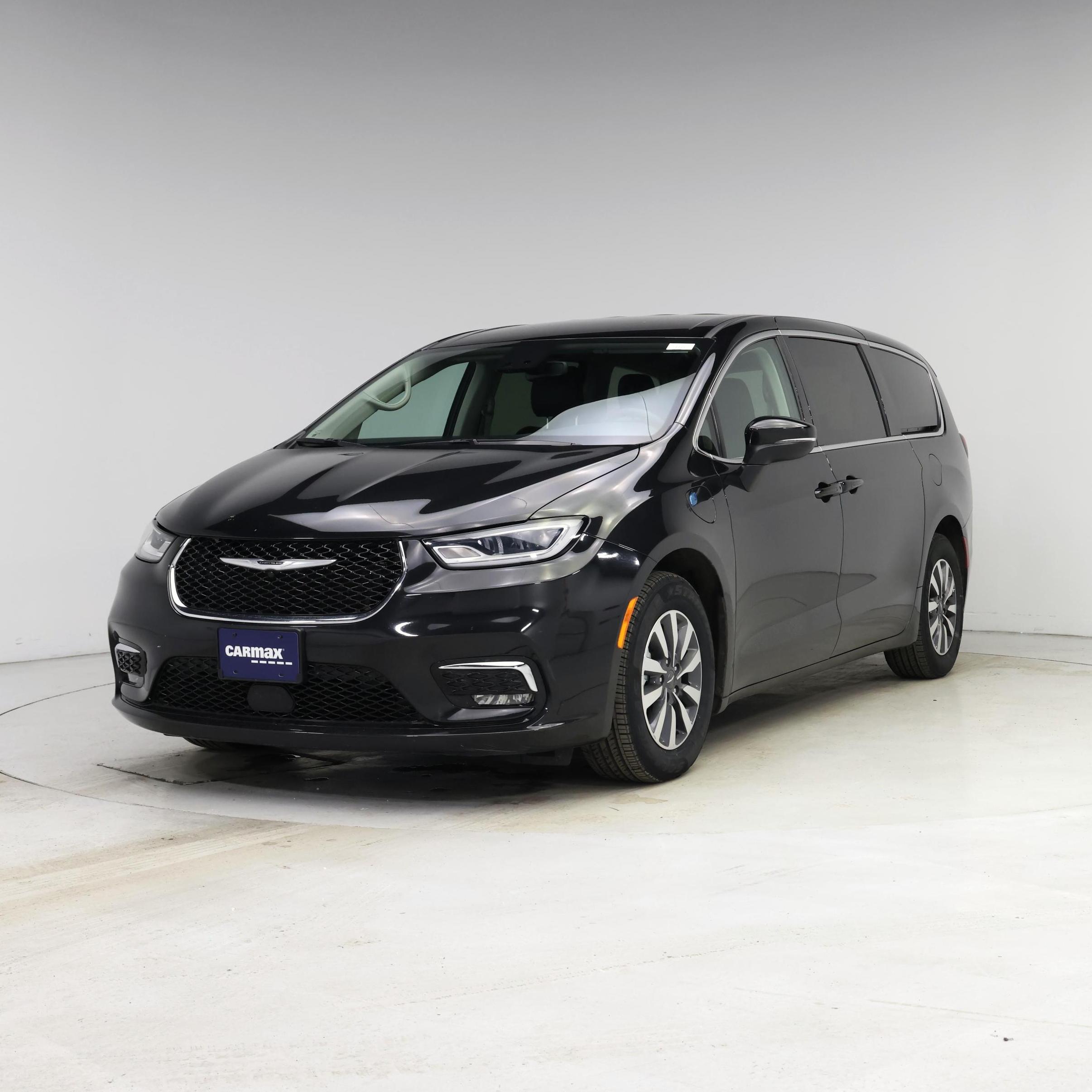 Thumbnail: 2023 Chrysler Pacifica - 4