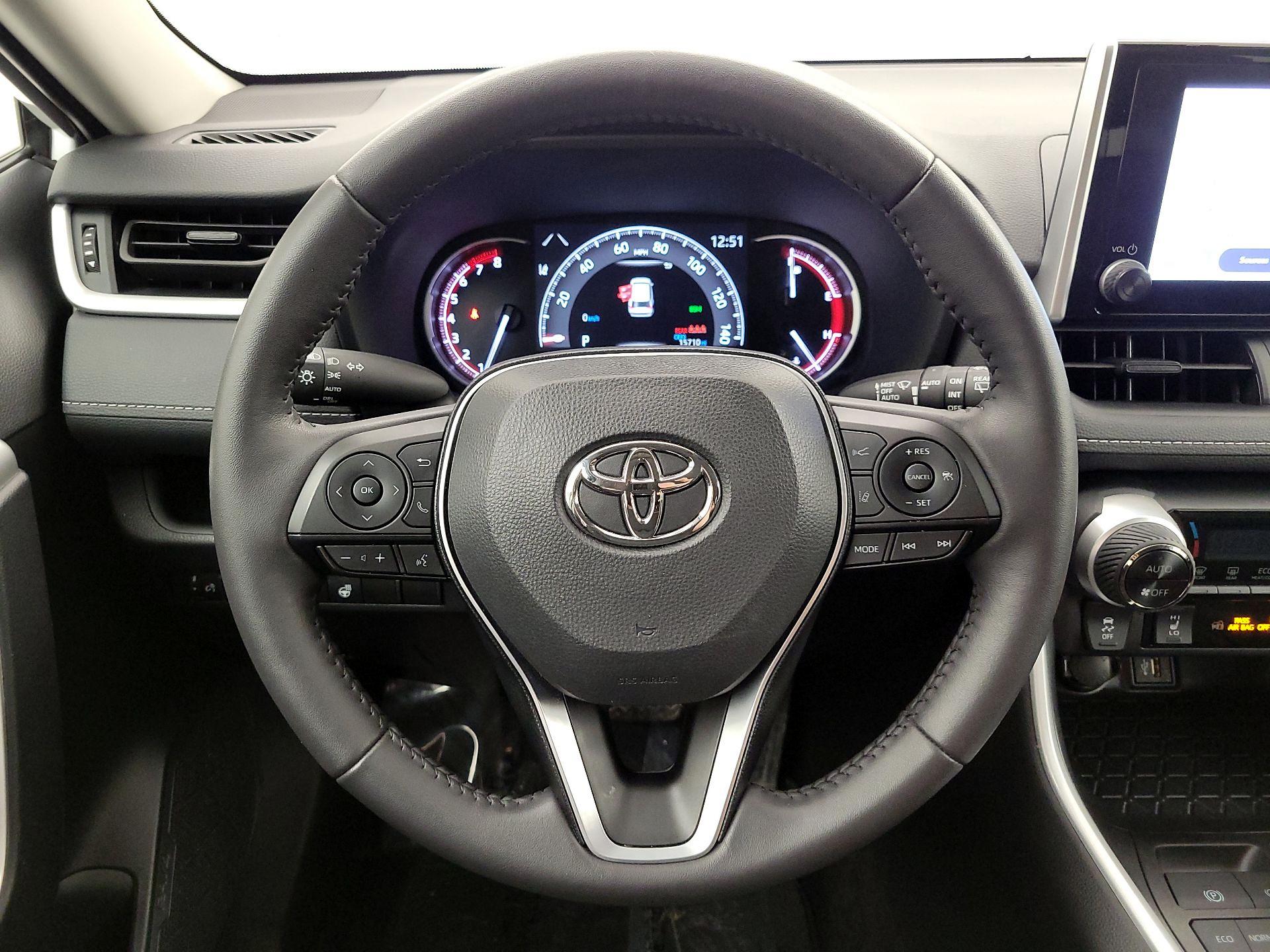 Thumbnail: 2025 Toyota RAV4 - 10