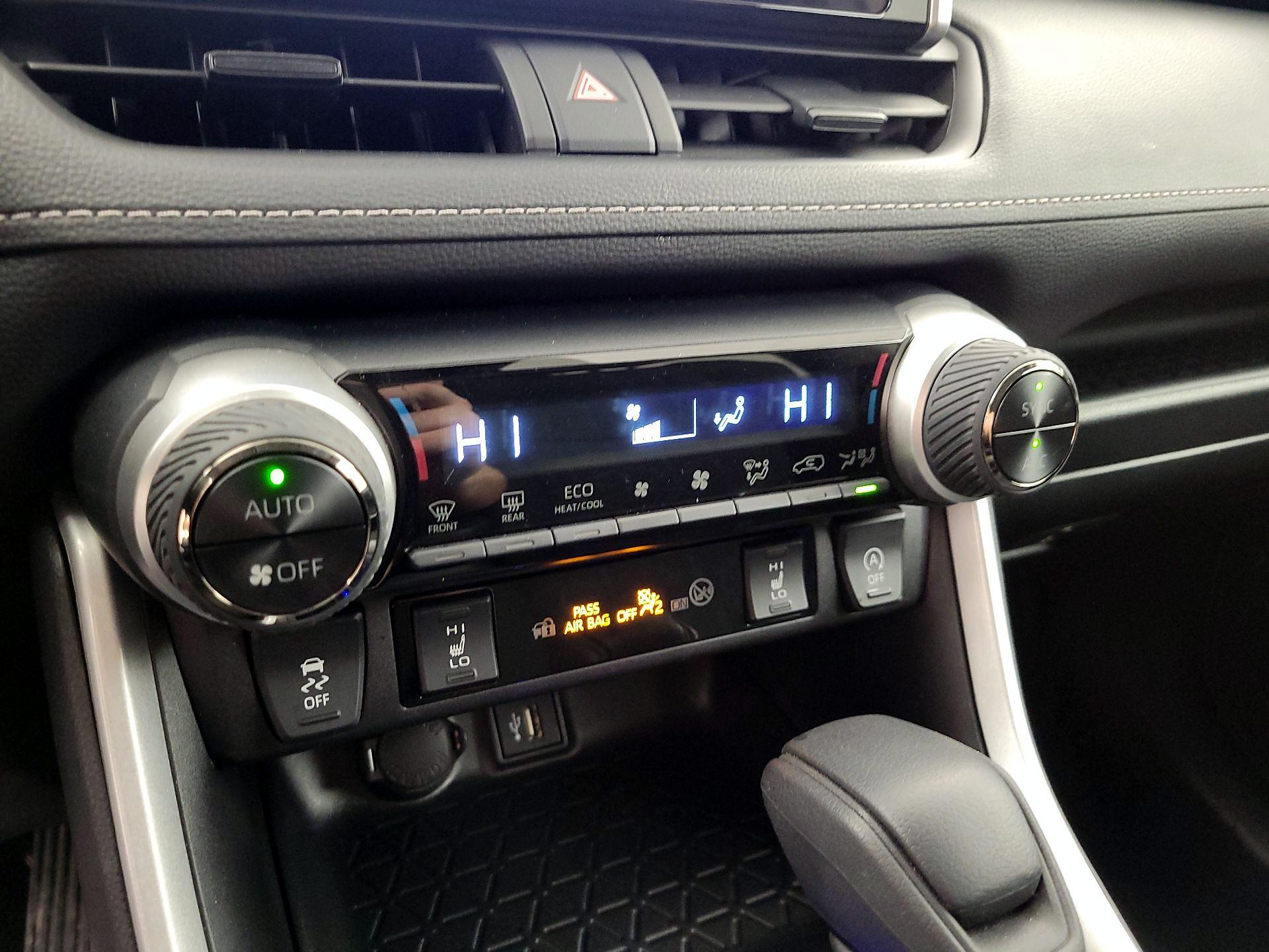 Thumbnail: 2025 Toyota RAV4 - 16