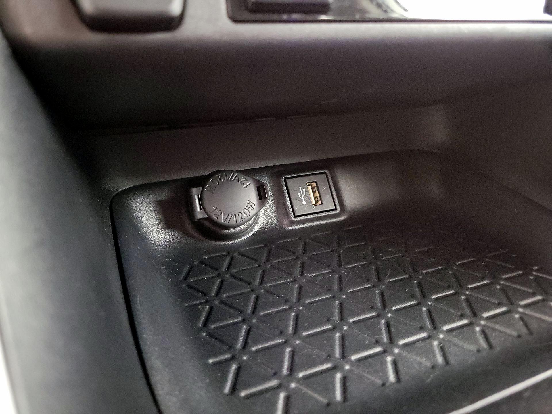 Thumbnail: 2025 Toyota RAV4 - 18