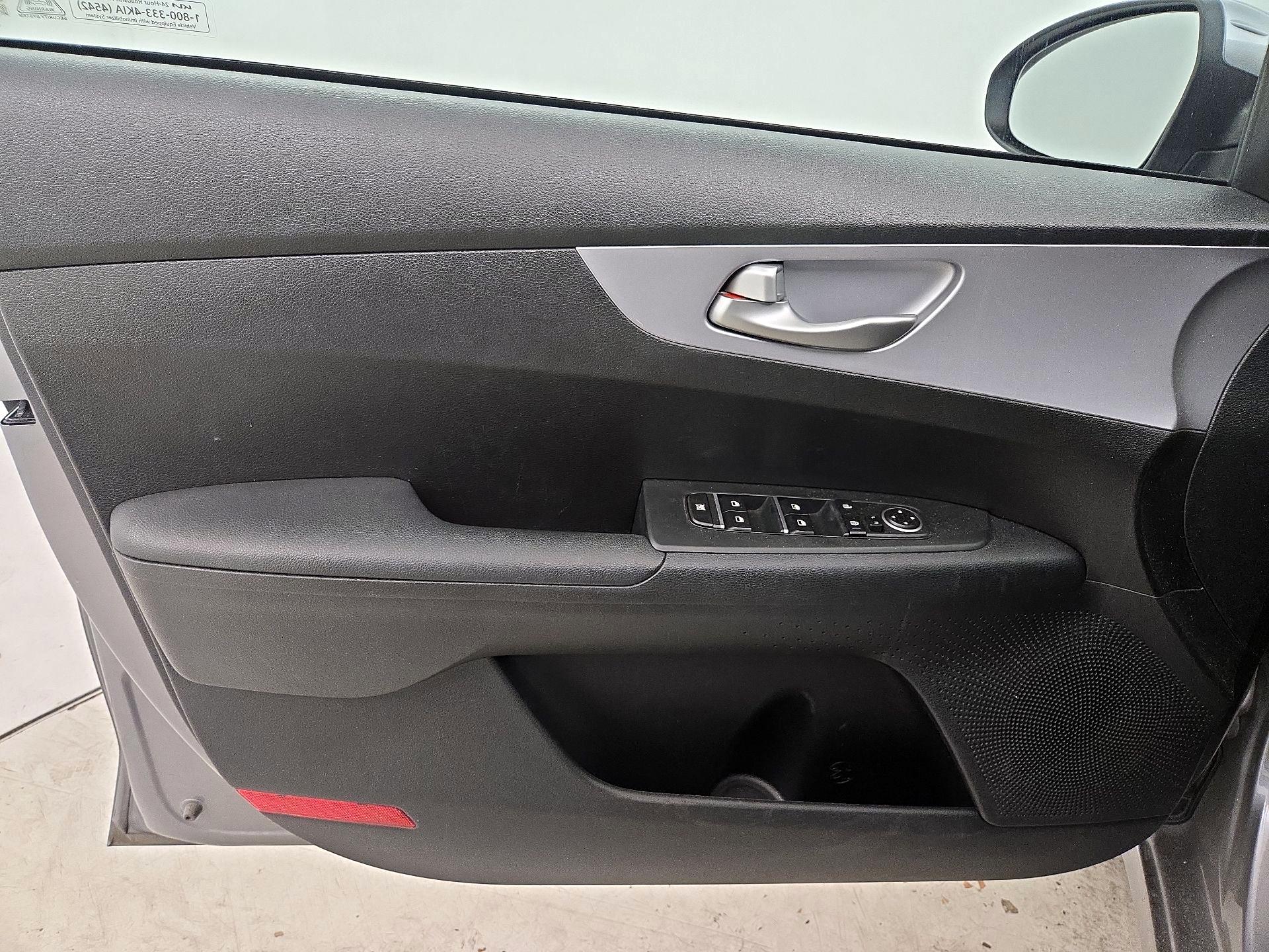 Thumbnail: 2024 Kia Forte - 12