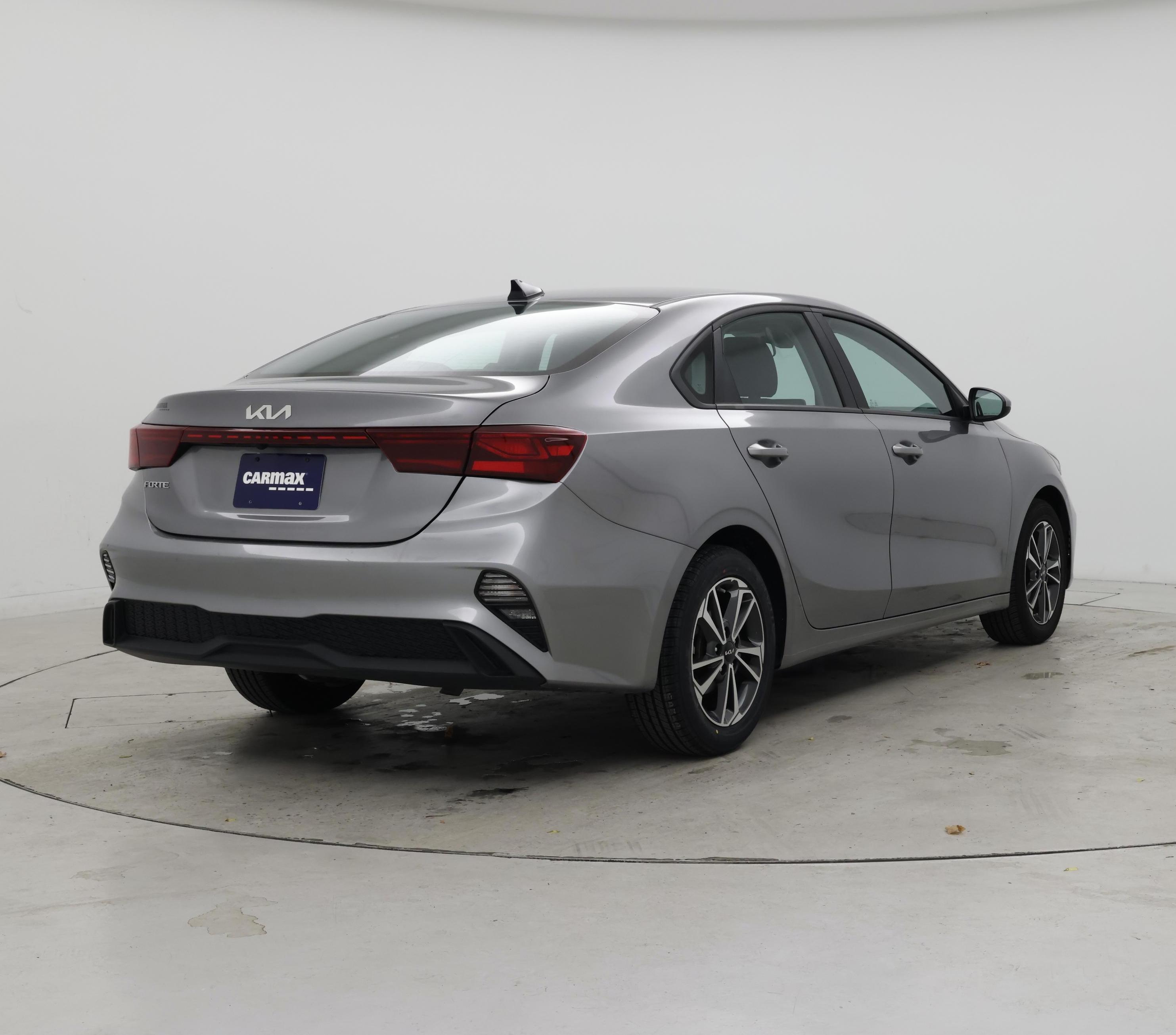 Thumbnail: 2024 Kia Forte - 8