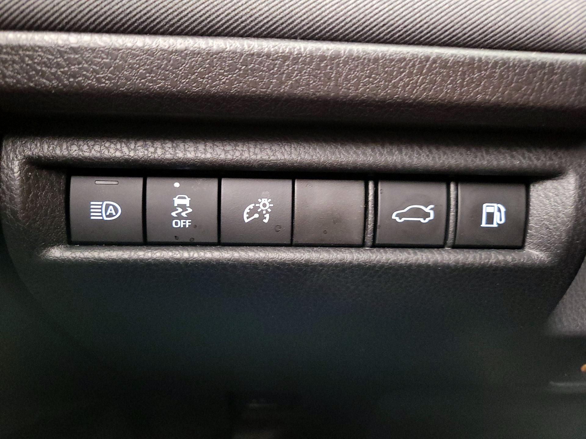 Thumbnail: 2025 Toyota Camry - 13