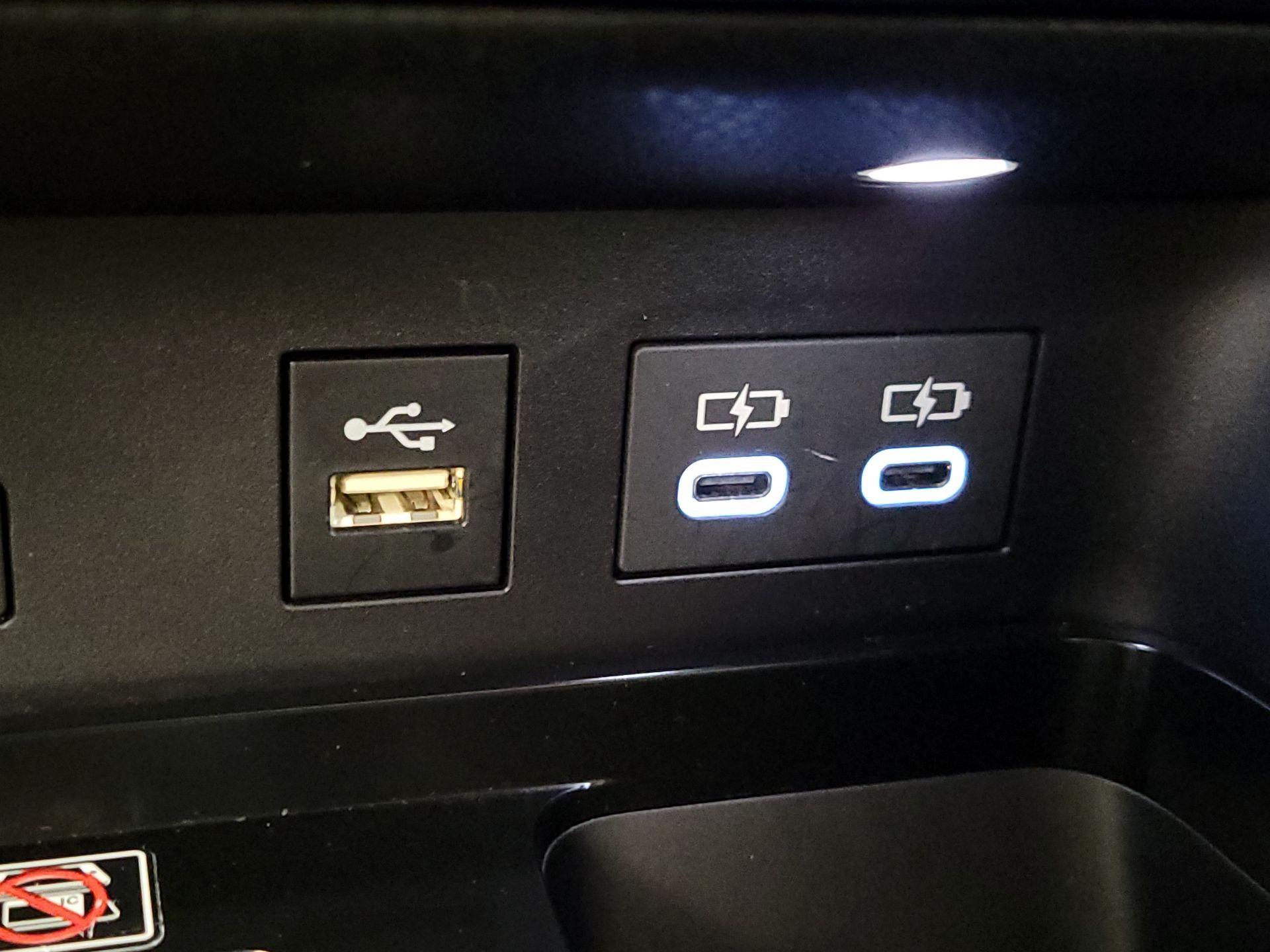 Thumbnail: 2025 Toyota Camry - 18