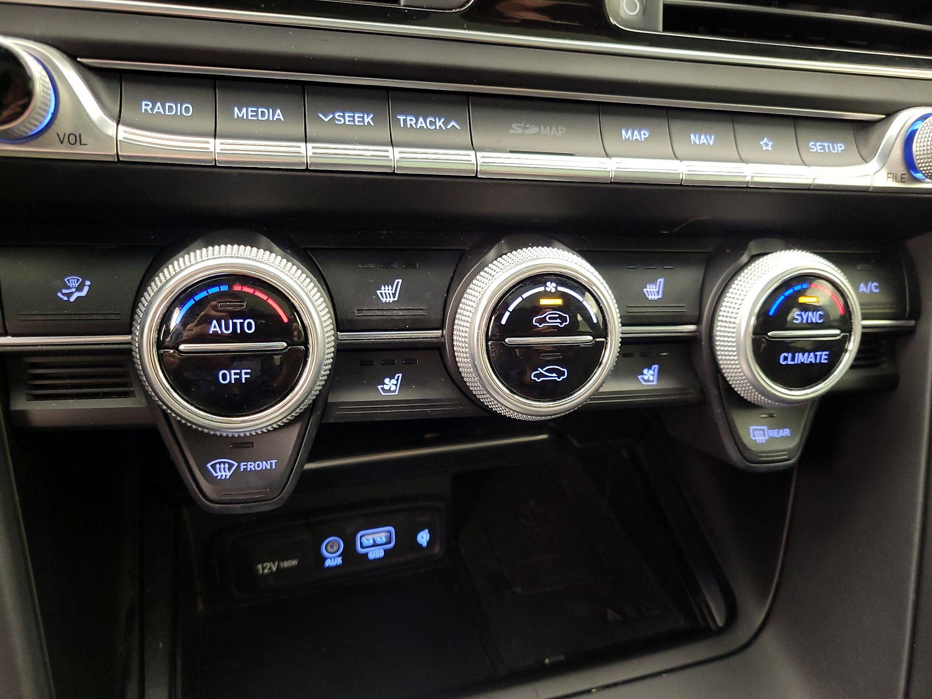 Thumbnail: 2019 Genesis G70 - 17