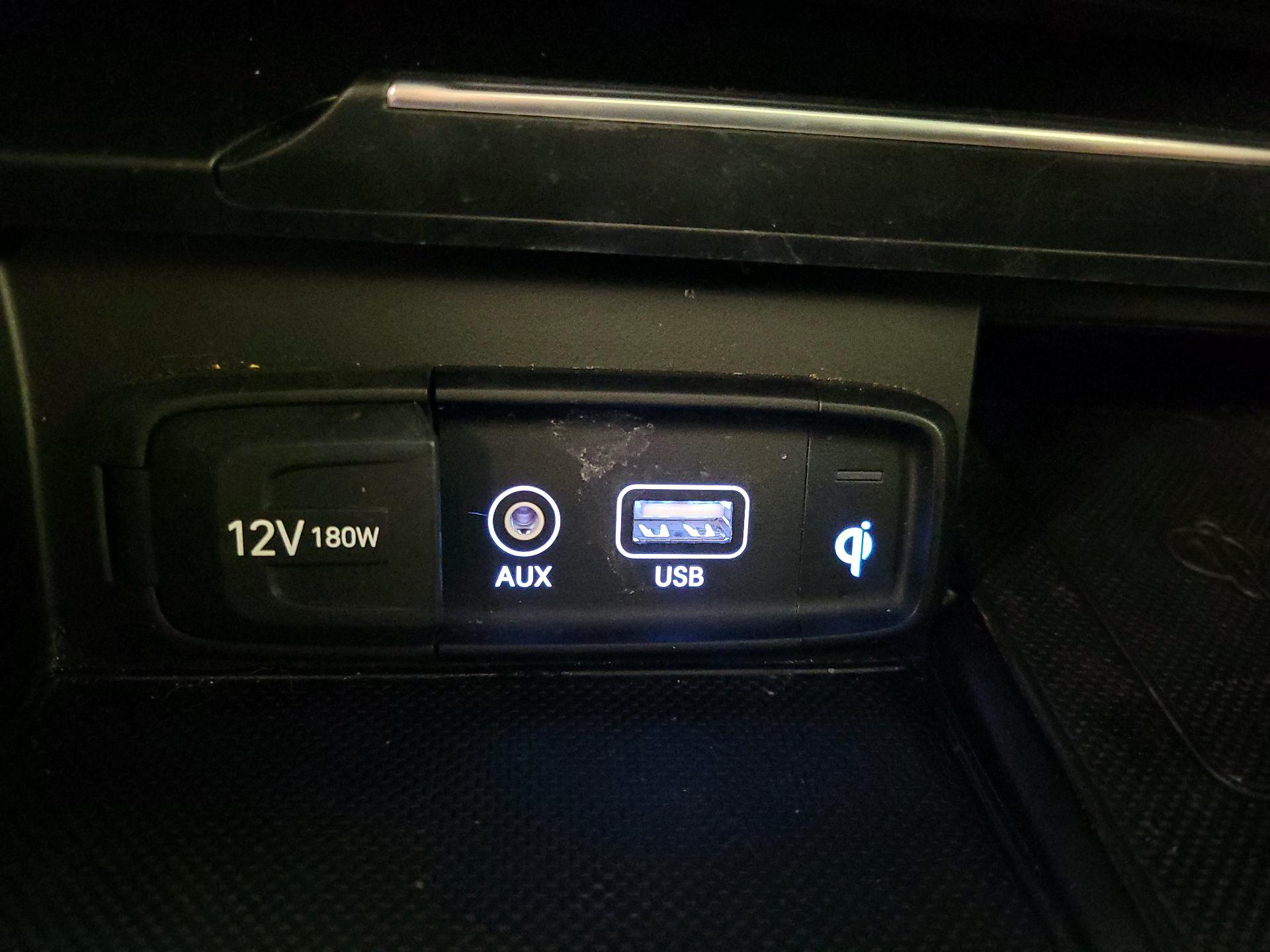 Thumbnail: 2019 Genesis G70 - 19