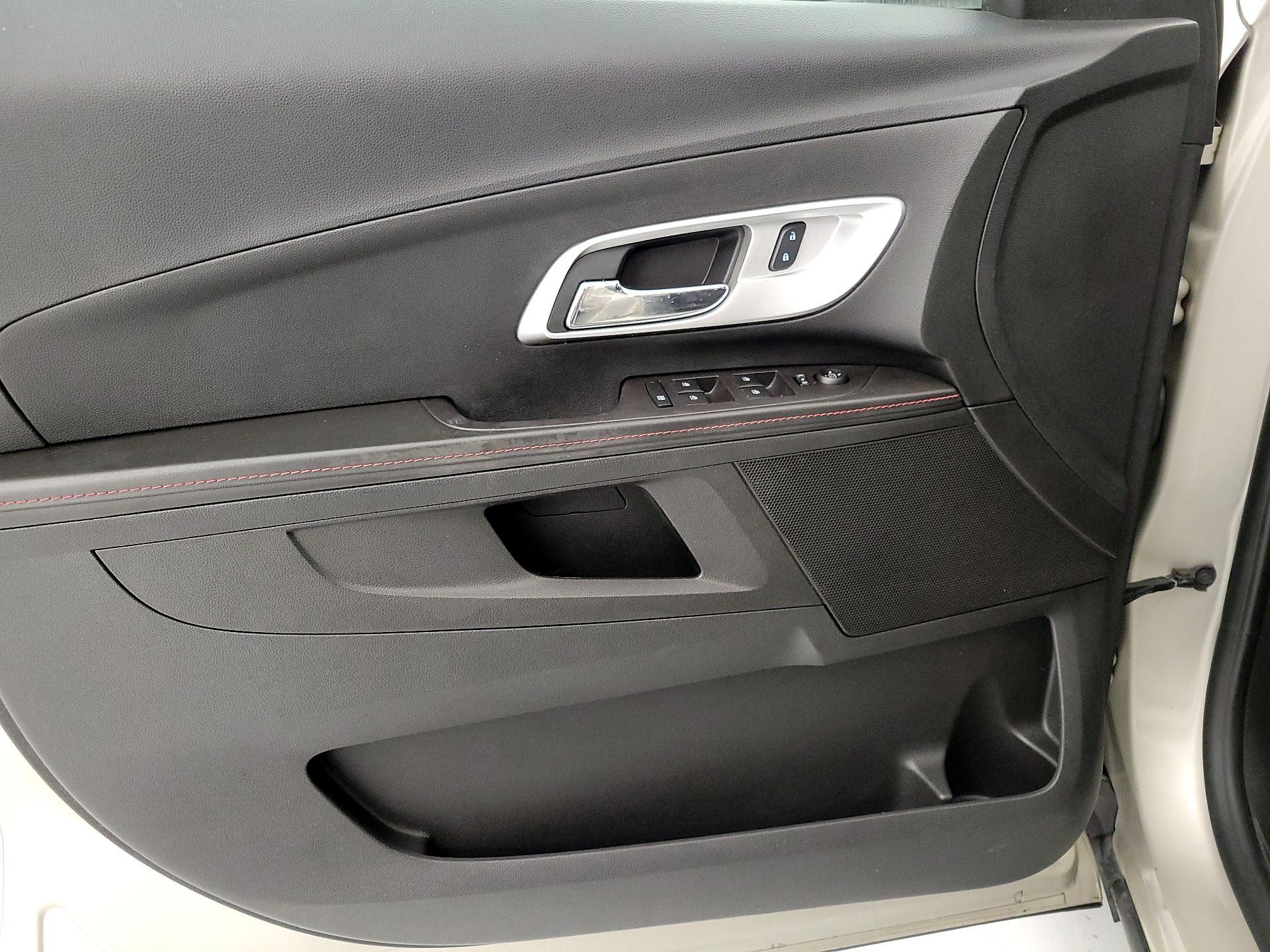 Thumbnail: 2015 Chevrolet Equinox - 12