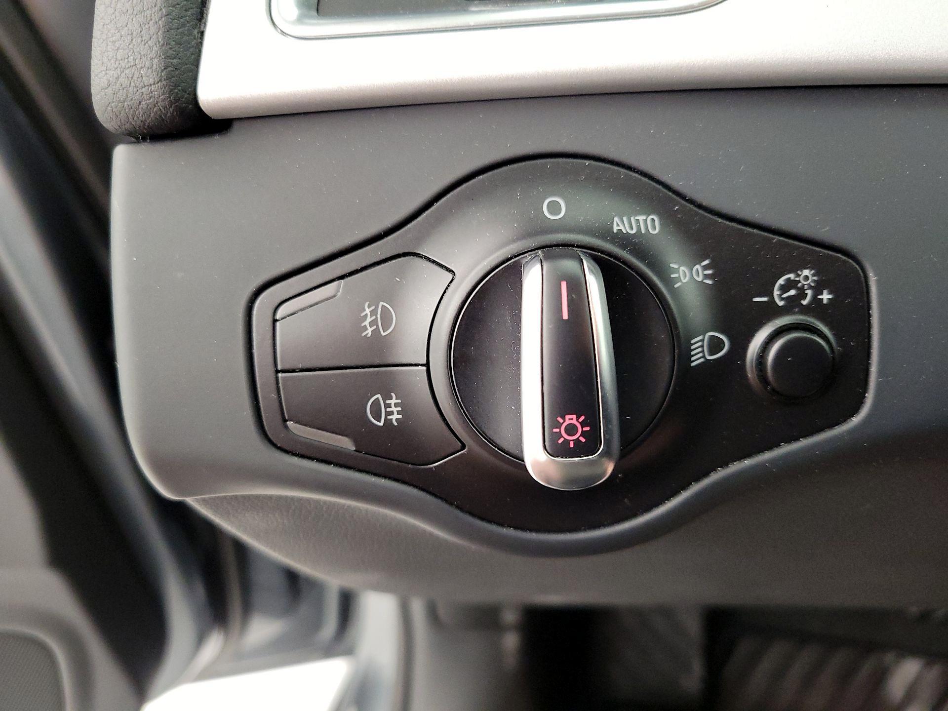 Thumbnail: 2016 Audi A4 - 13