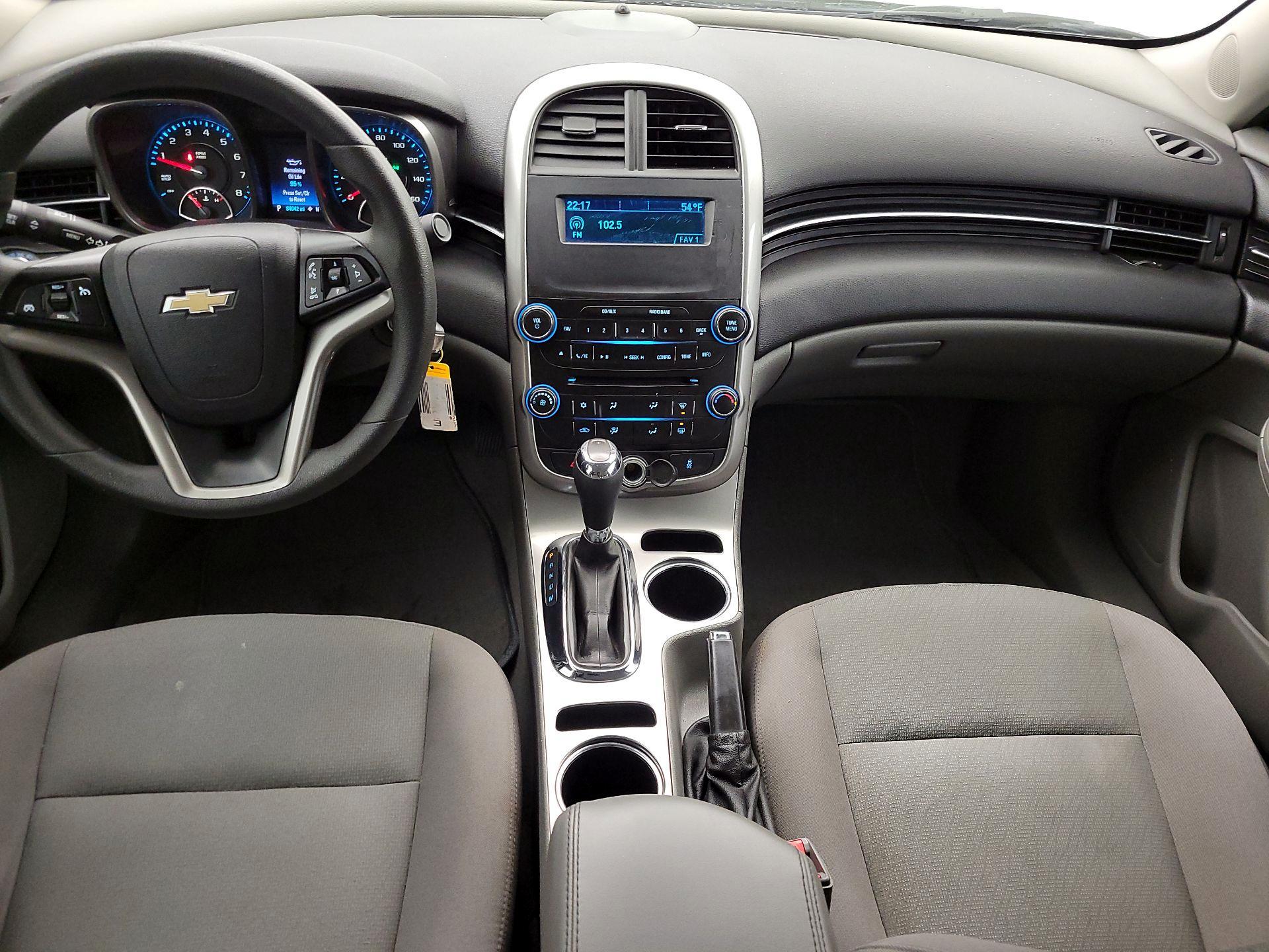 Thumbnail: 2015 Chevrolet Malibu - 9