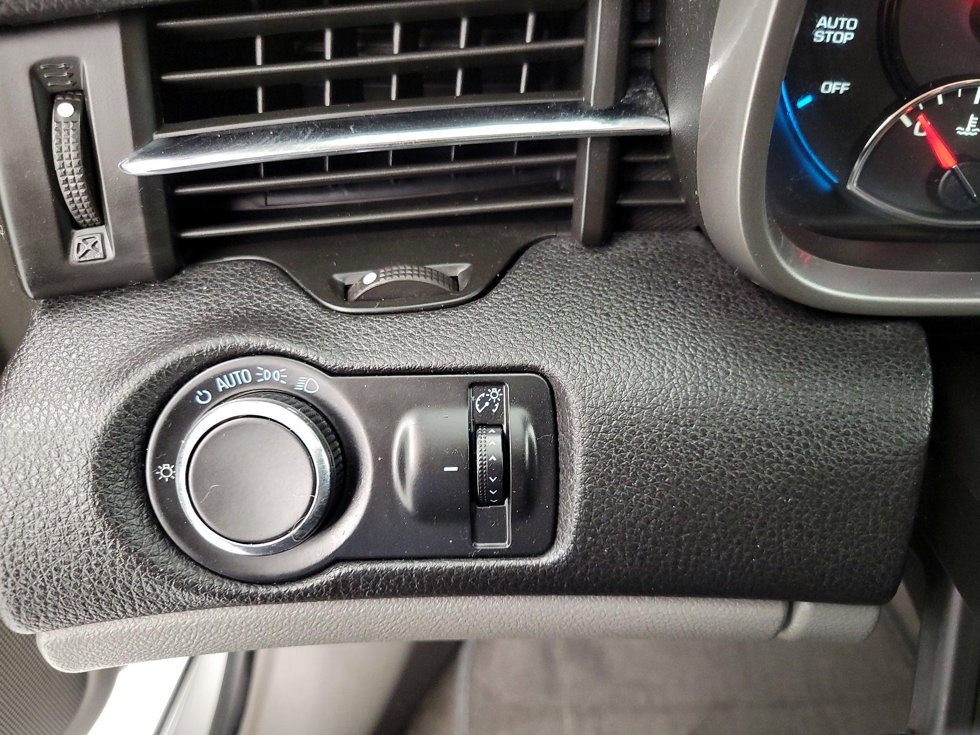 Thumbnail: 2015 Chevrolet Malibu - 13