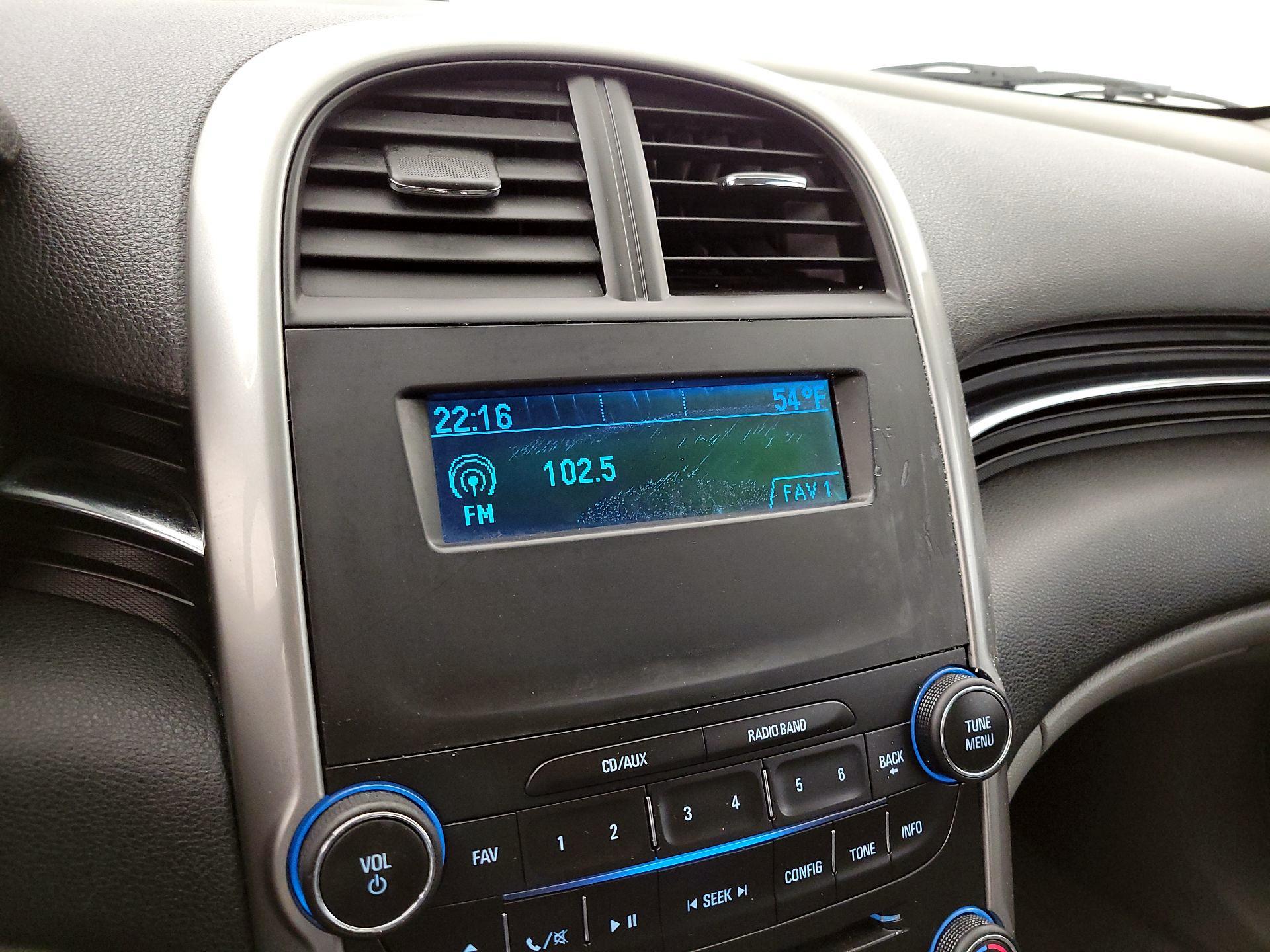 Thumbnail: 2015 Chevrolet Malibu - 14