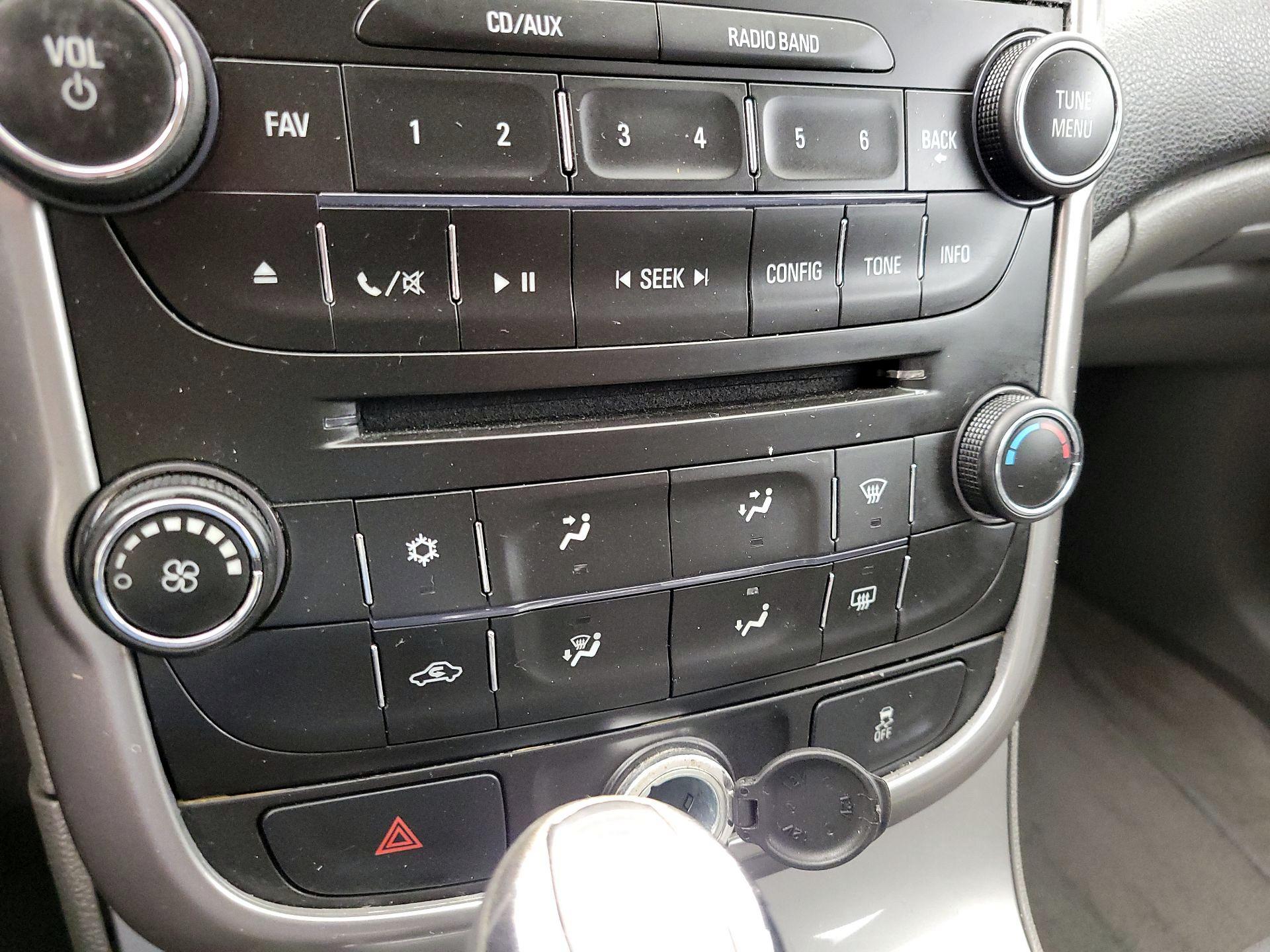 Thumbnail: 2015 Chevrolet Malibu - 15