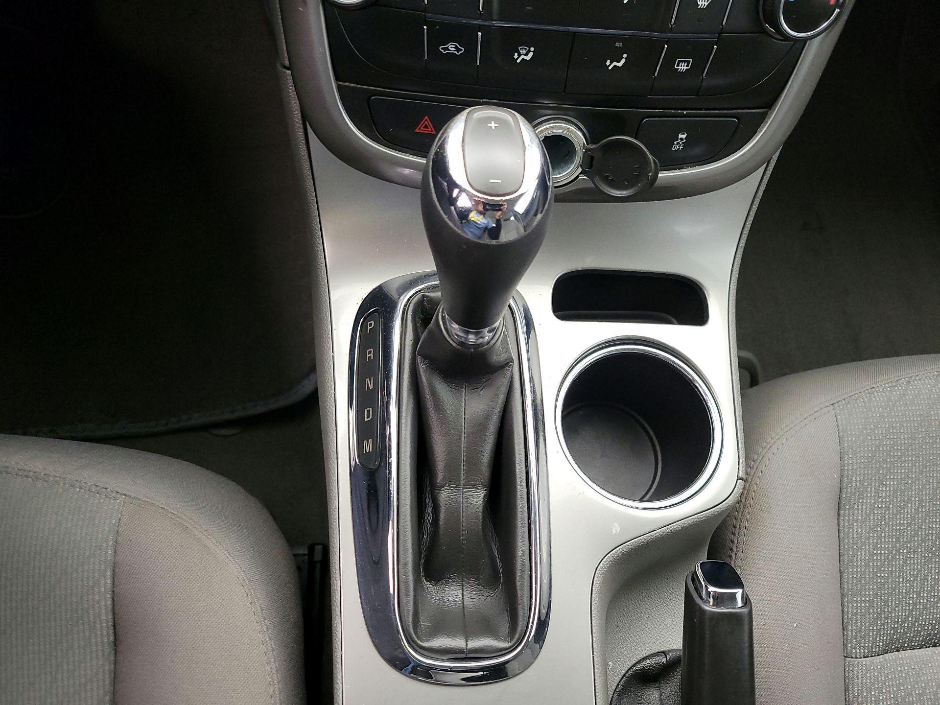 Thumbnail: 2015 Chevrolet Malibu - 16