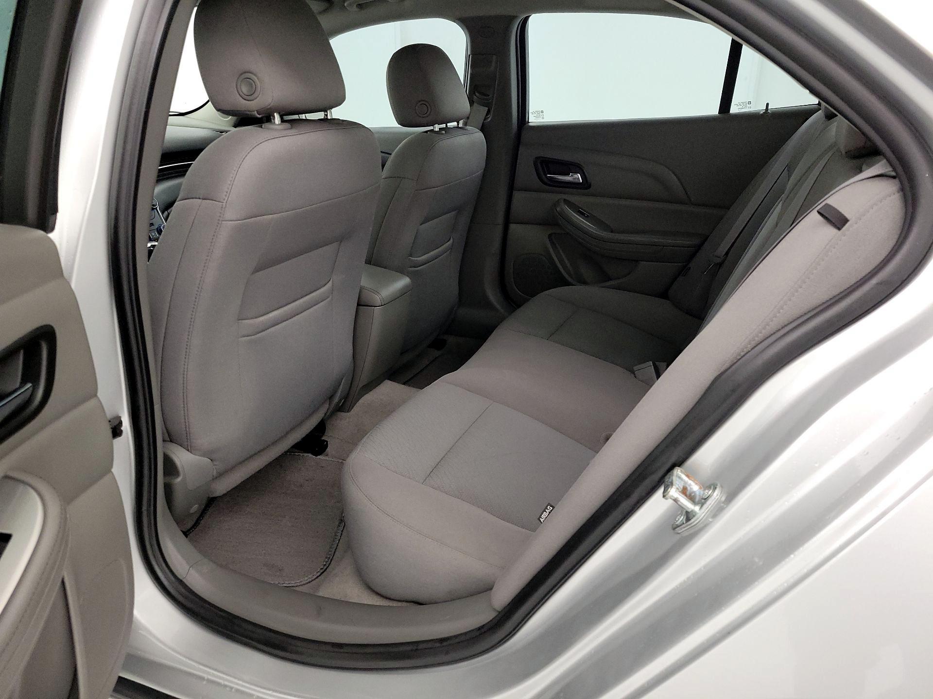 Thumbnail: 2015 Chevrolet Malibu - 18